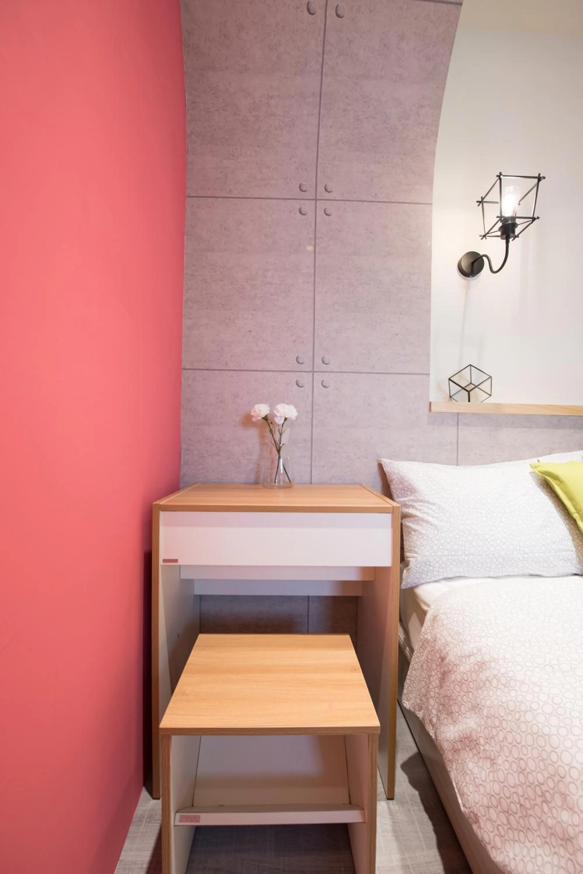 Bed in Small Bridge Good Home