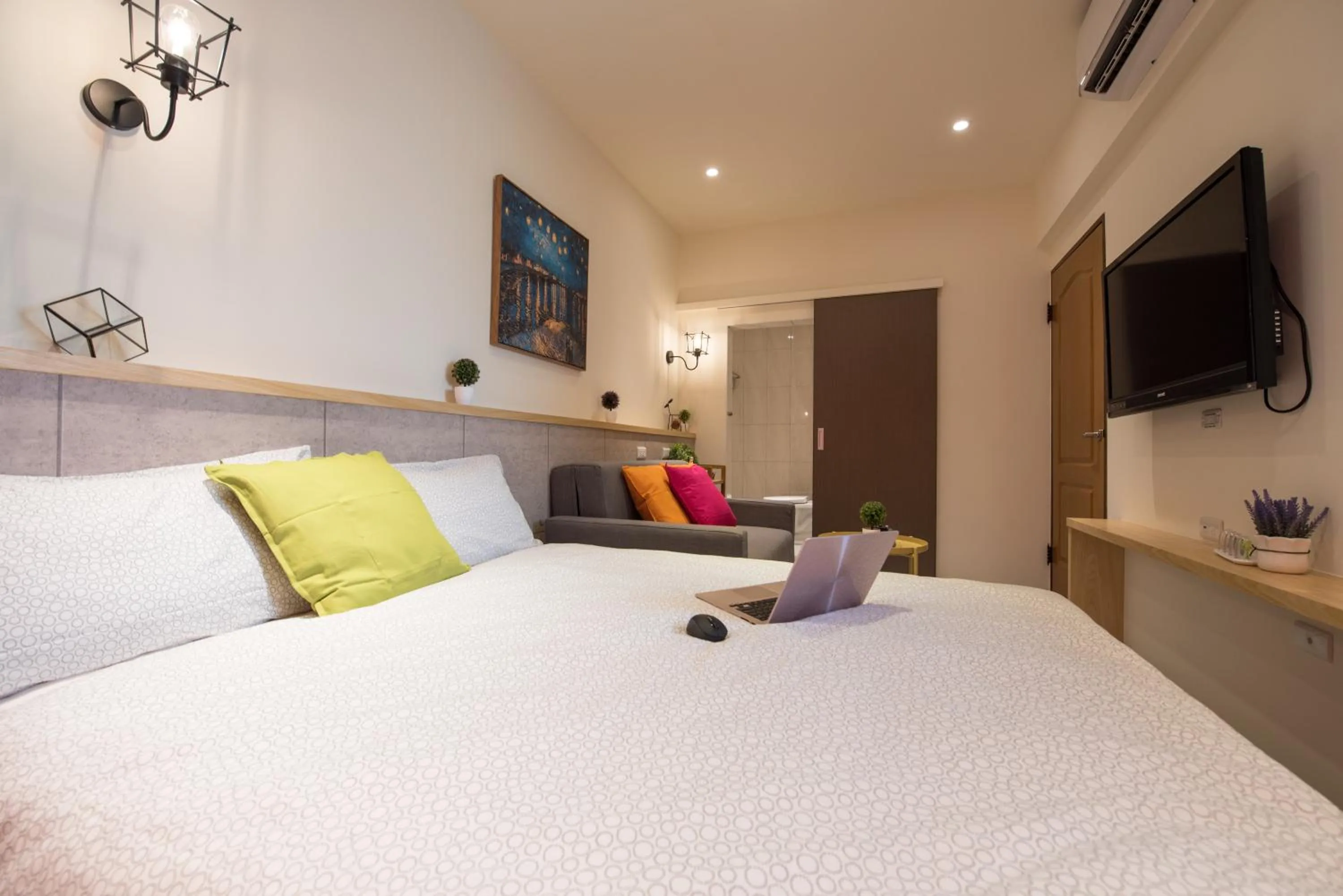 Bed in Small Bridge Good Home