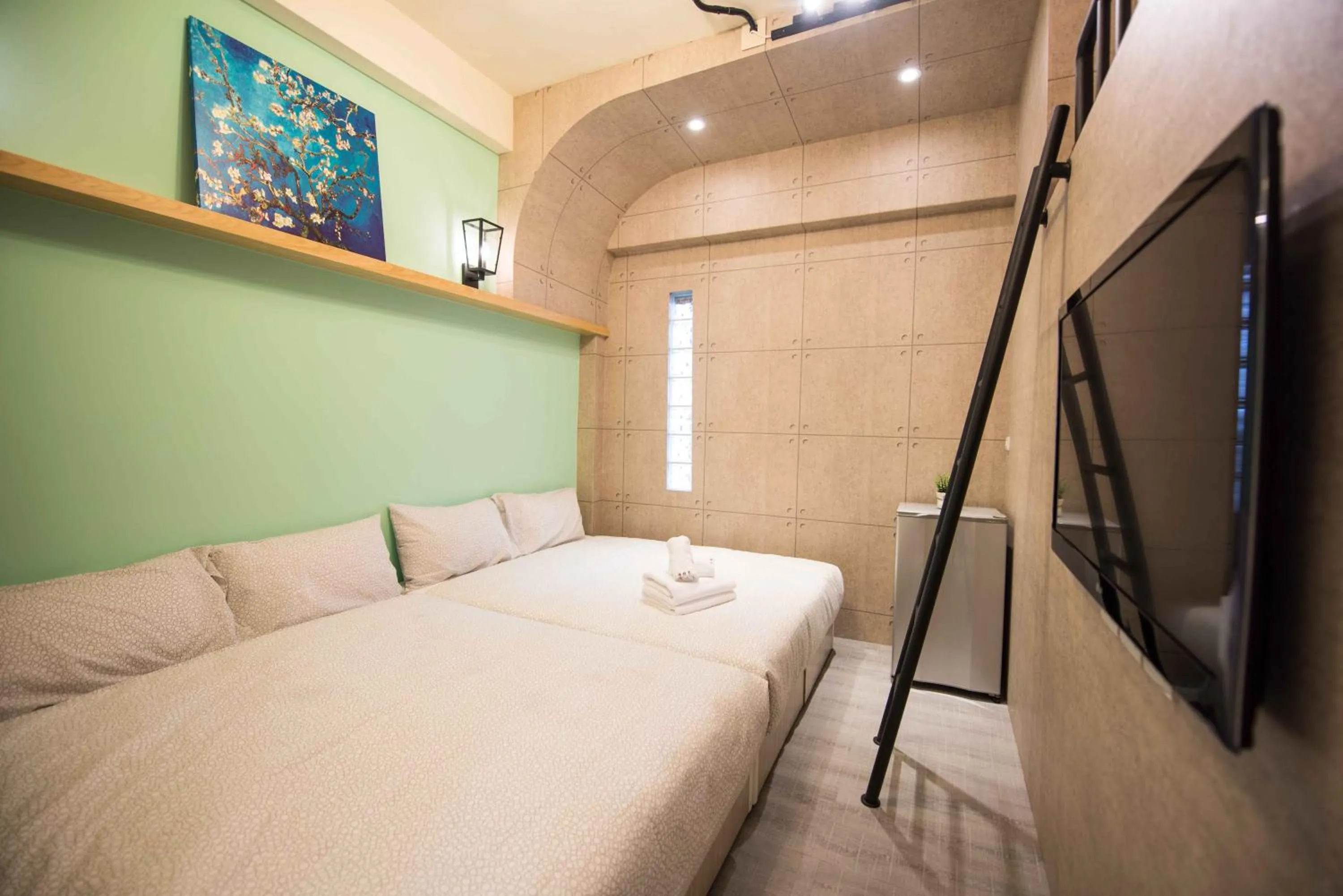 Bed in Small Bridge Good Home