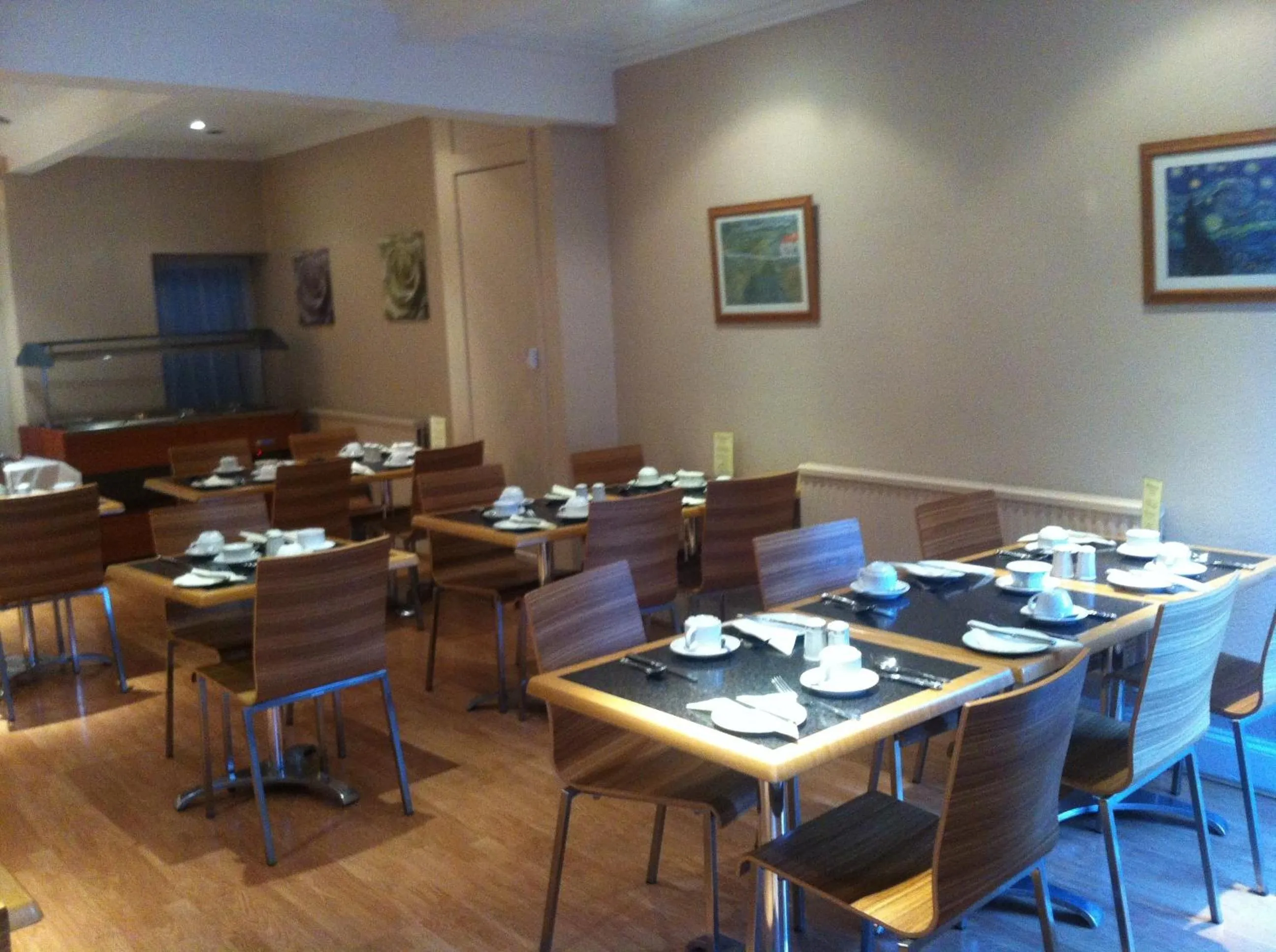 Restaurant/places to eat in Four Seasons Hotel