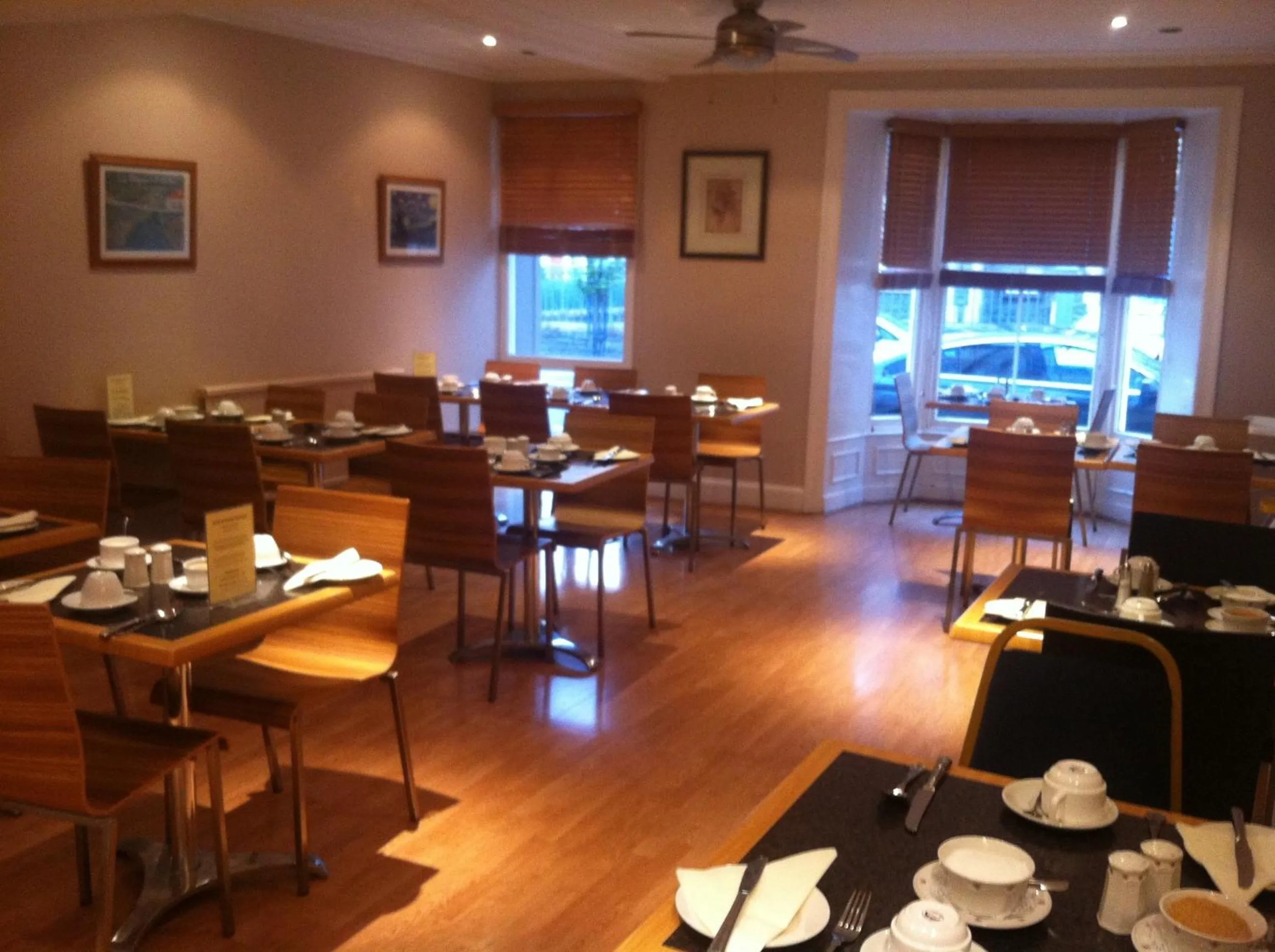 Restaurant/places to eat in Four Seasons Hotel