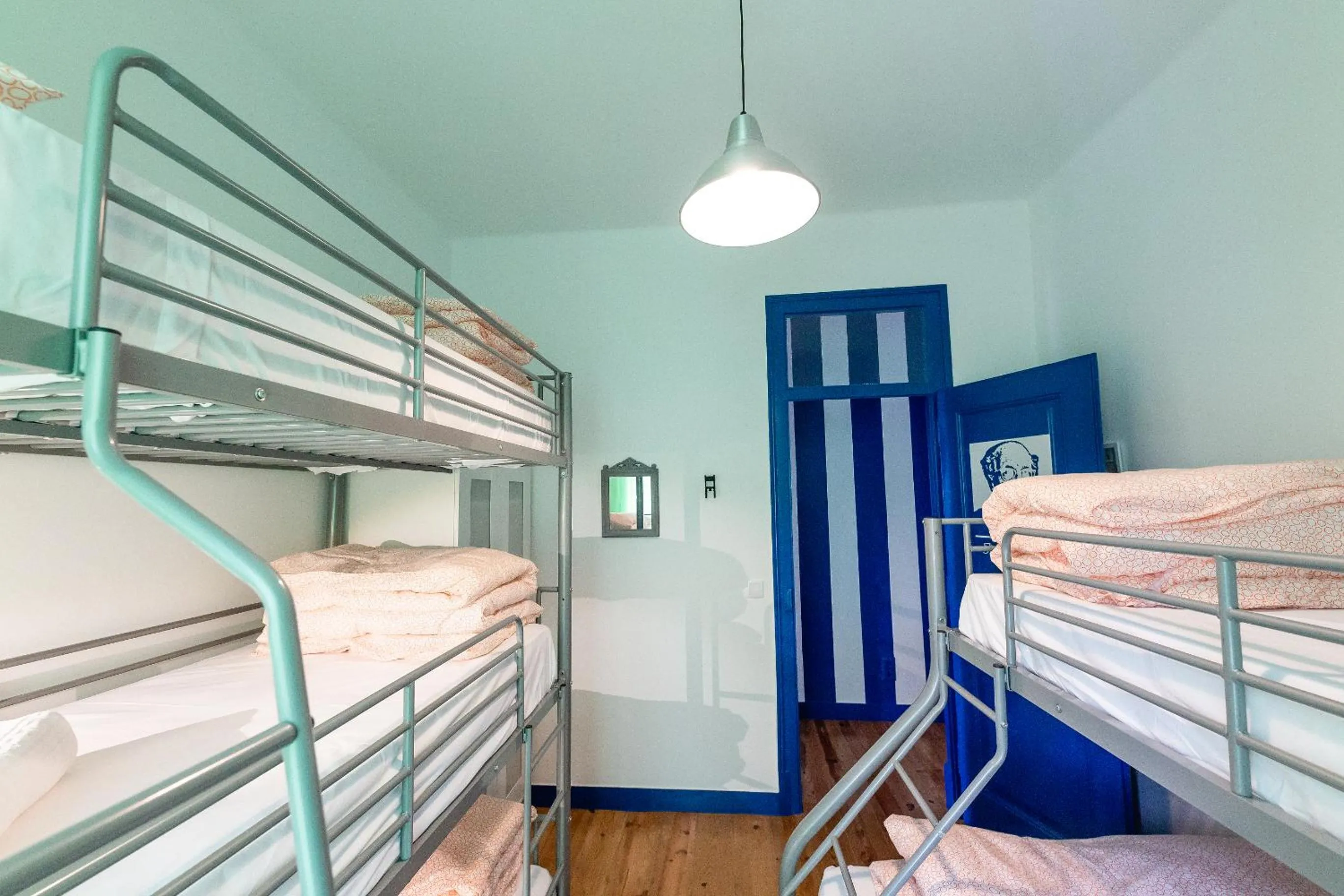 Bed in Help Yourself Hostels - Parede