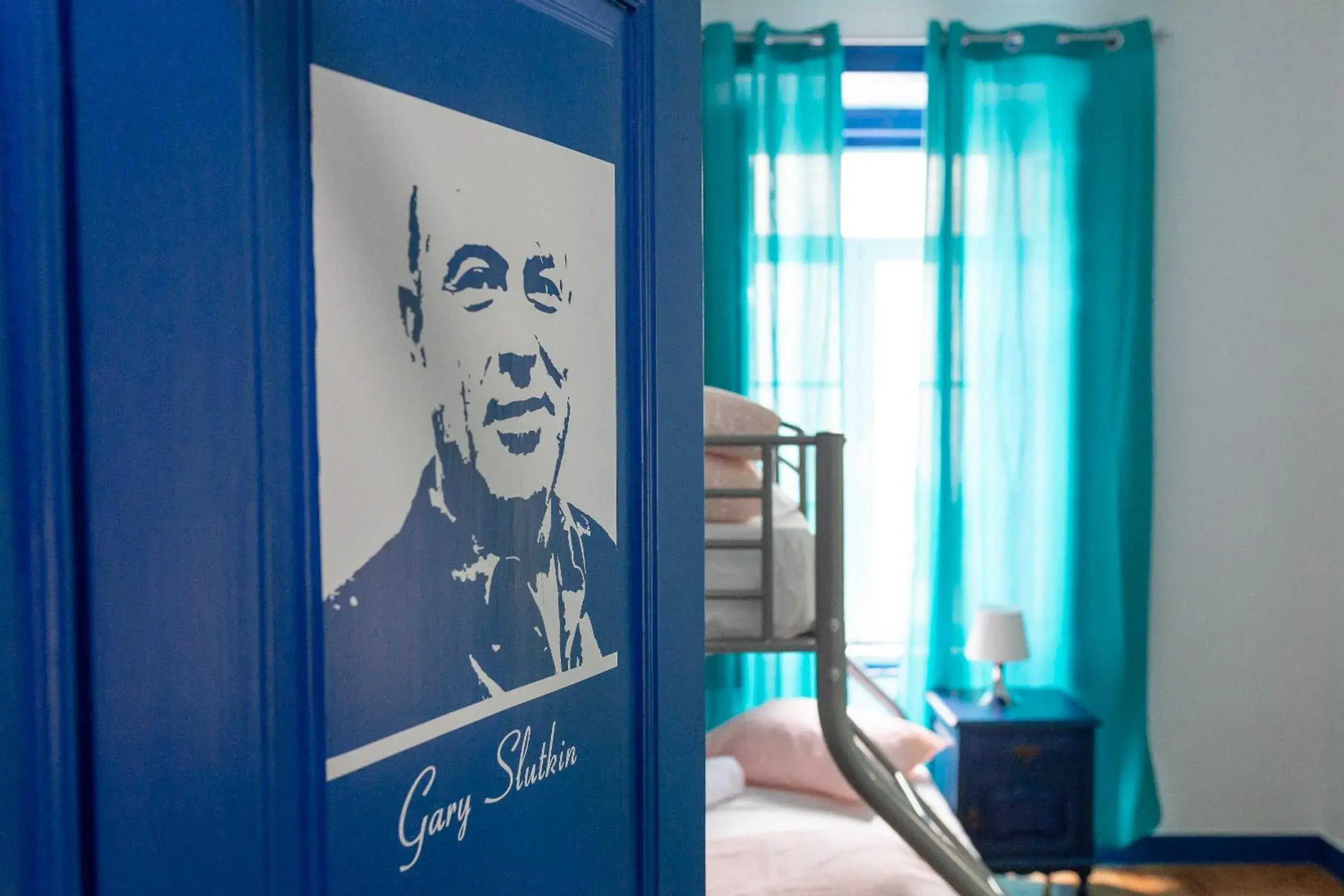 Bed in Help Yourself Hostels - Parede Bed in Help Yourself Hostels - Parede