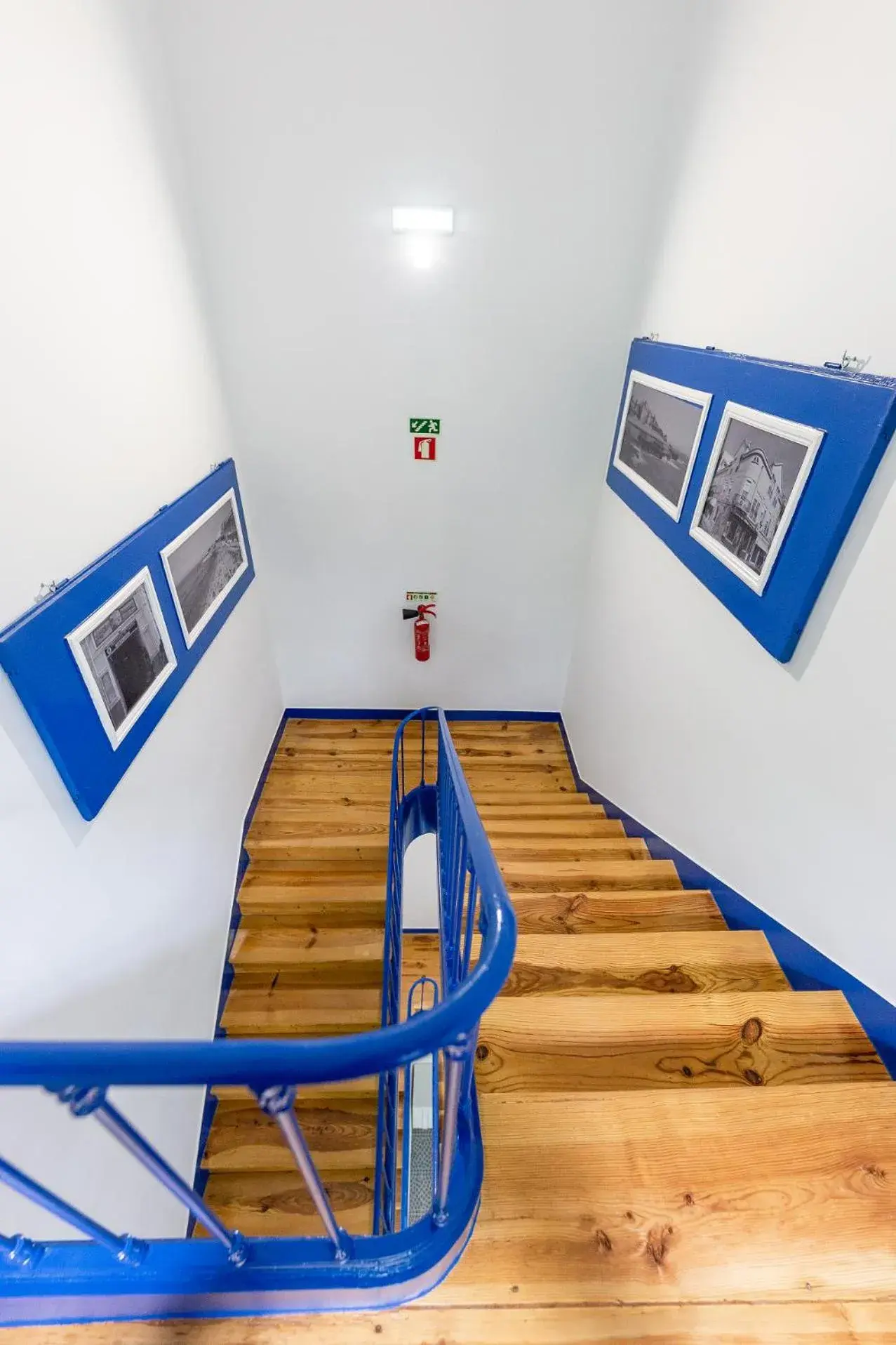 Property building in Help Yourself Hostels - Parede Property building in Help Yourself Hostels - Parede