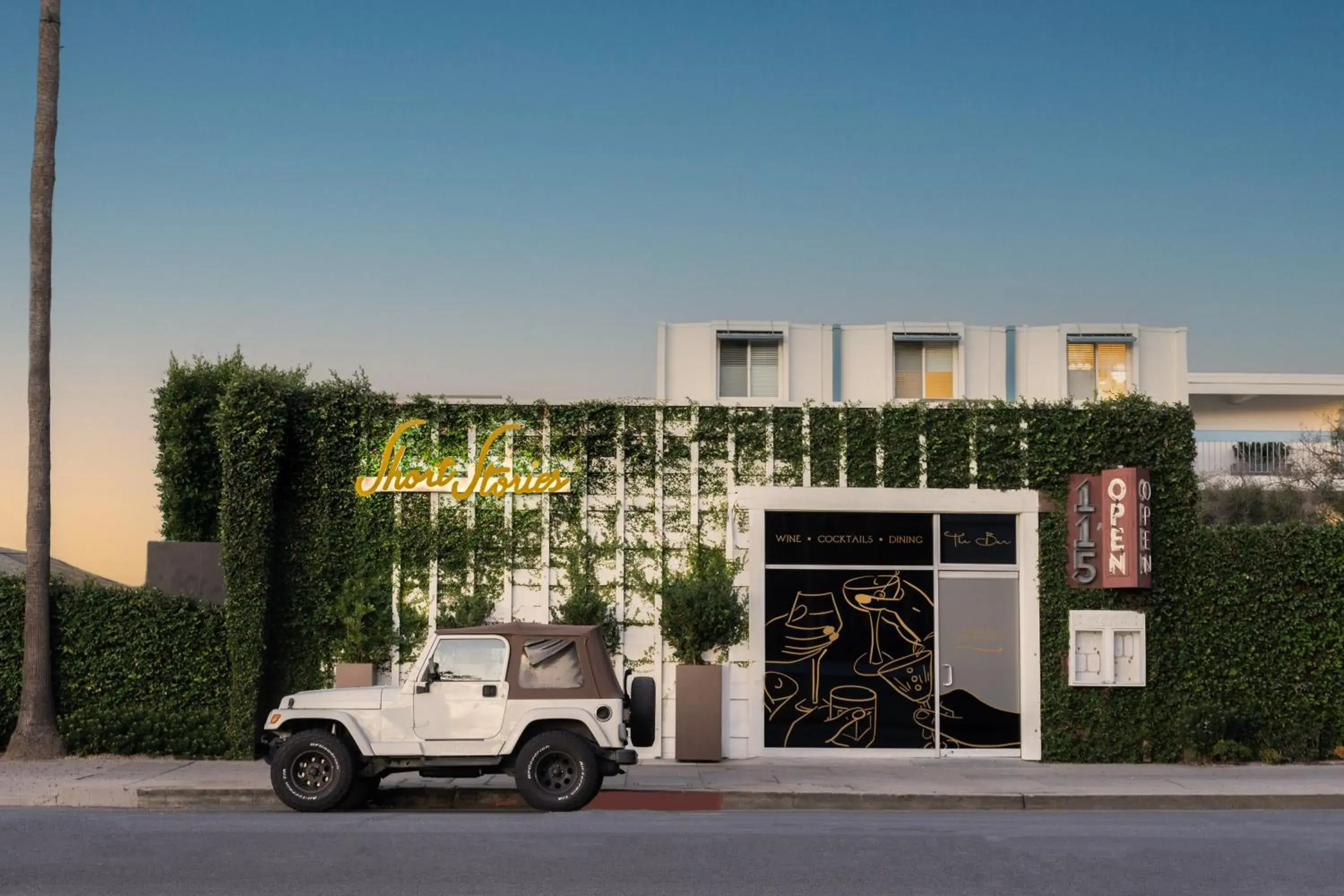 Property building in Short Stories Hotel Near The Grove Property building in Short Stories Hotel Near The Grove