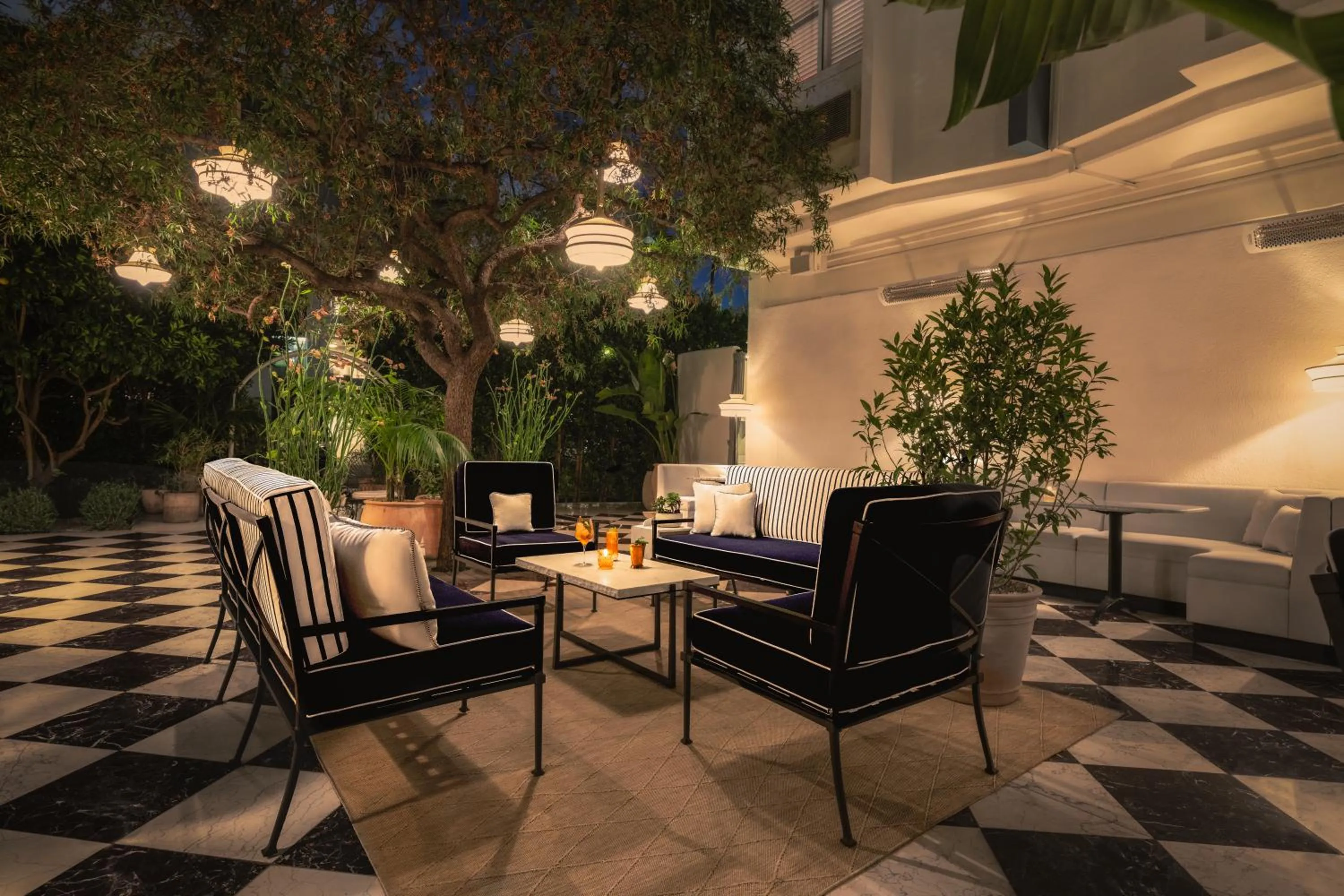 Patio in Short Stories Hotel Near The Grove