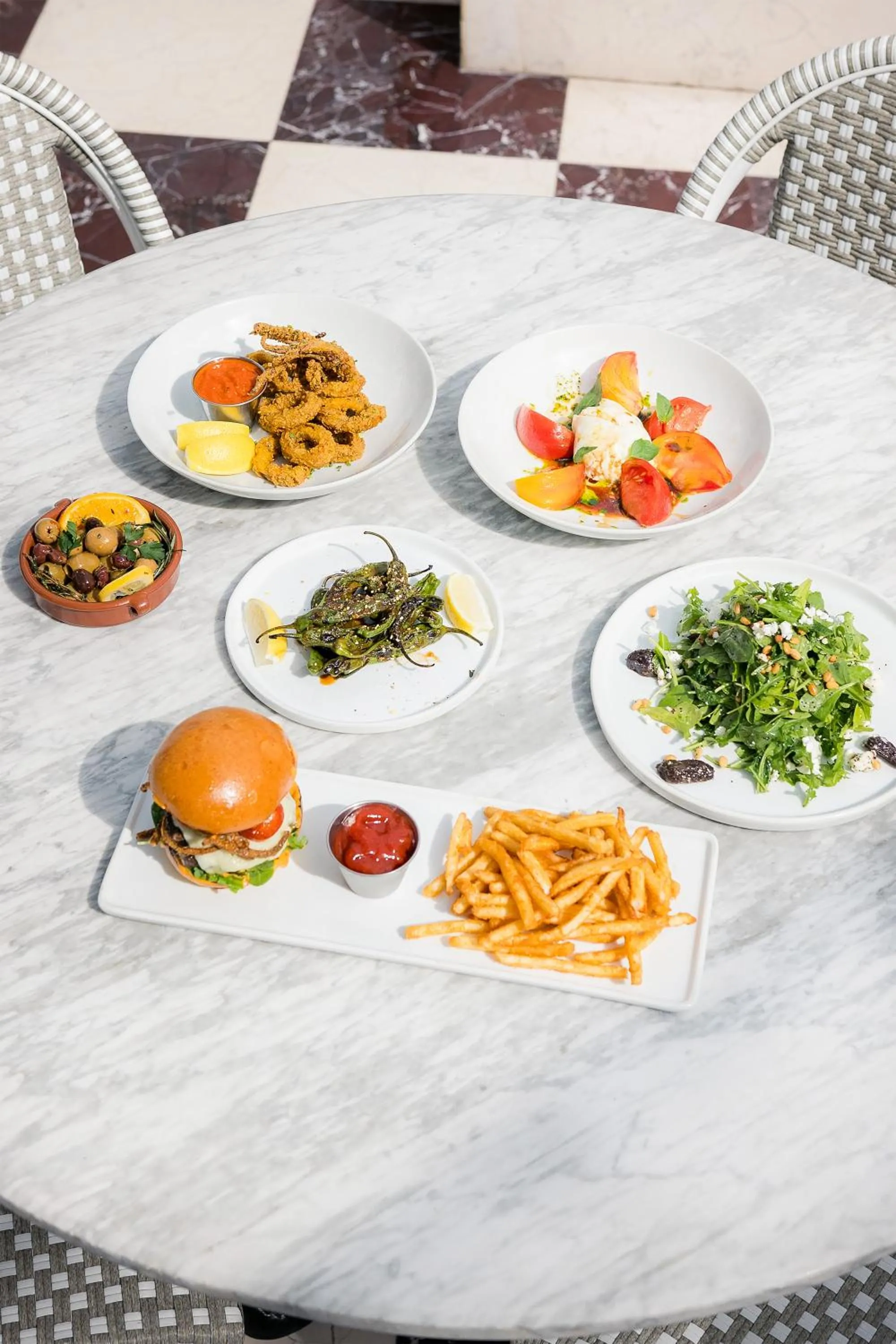 Restaurant/places to eat in Short Stories Hotel Near The Grove