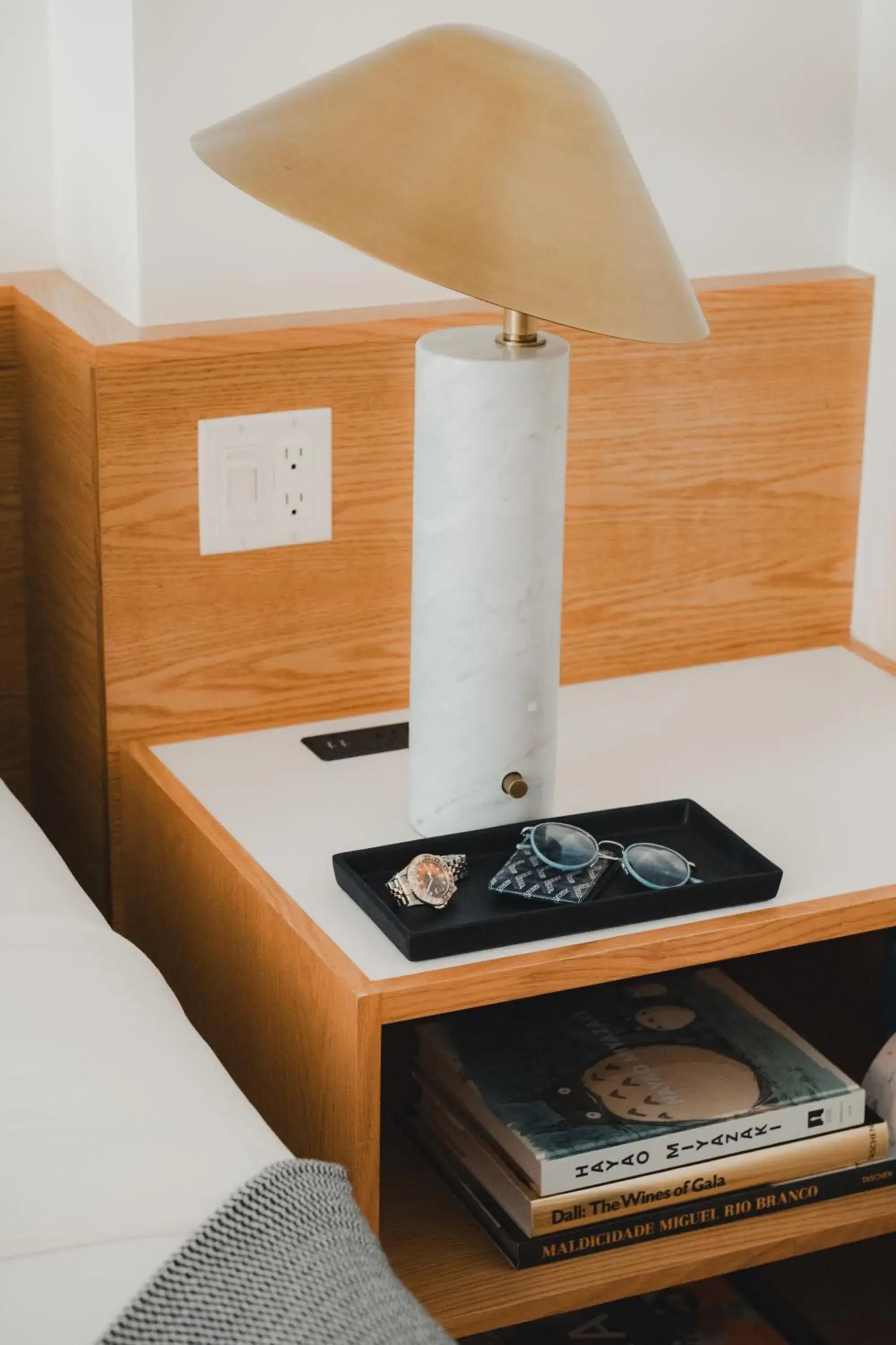 Bedroom in Short Stories Hotel Near The Grove Bedroom in Short Stories Hotel Near The Grove