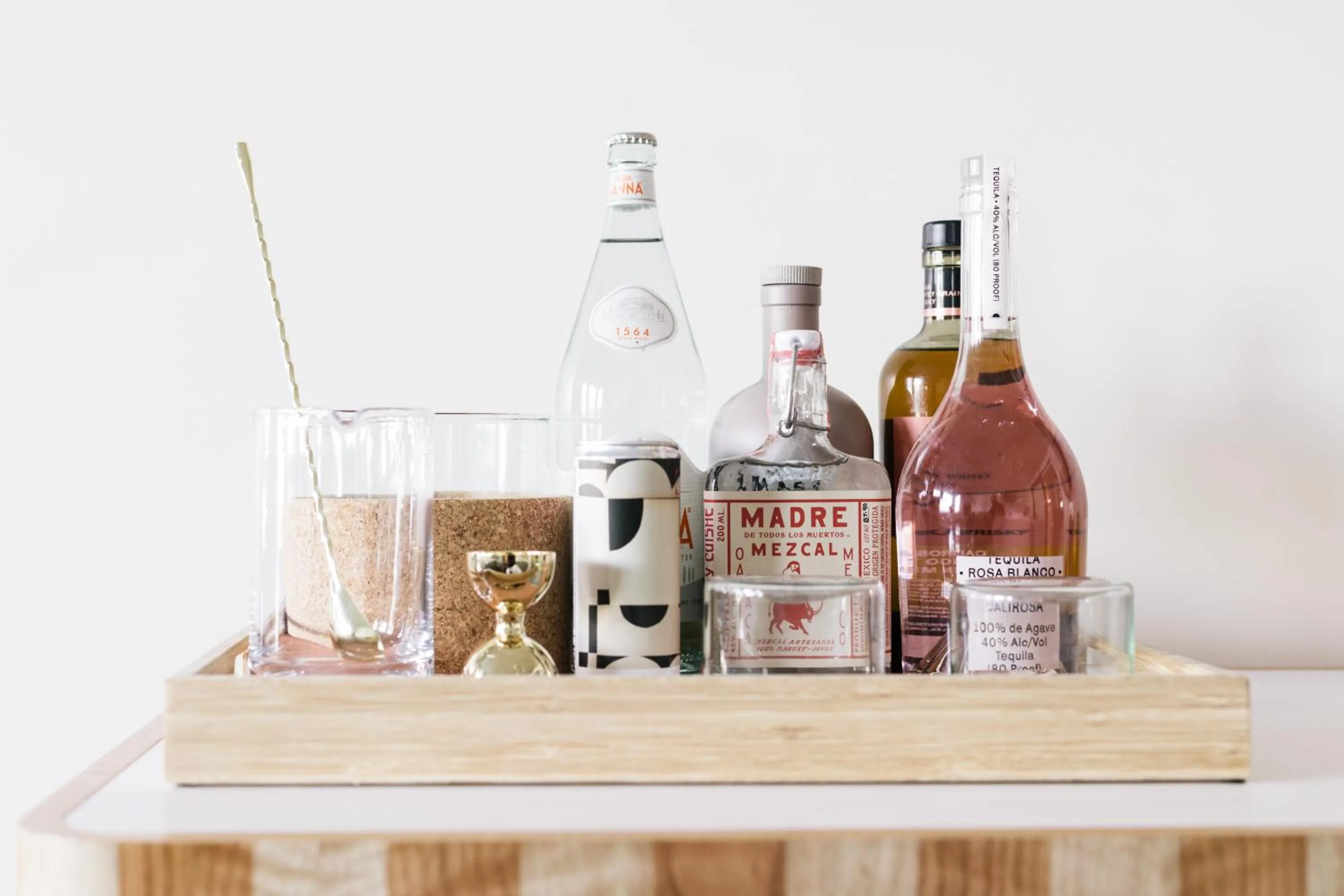 oven in Short Stories Hotel Near The Grove