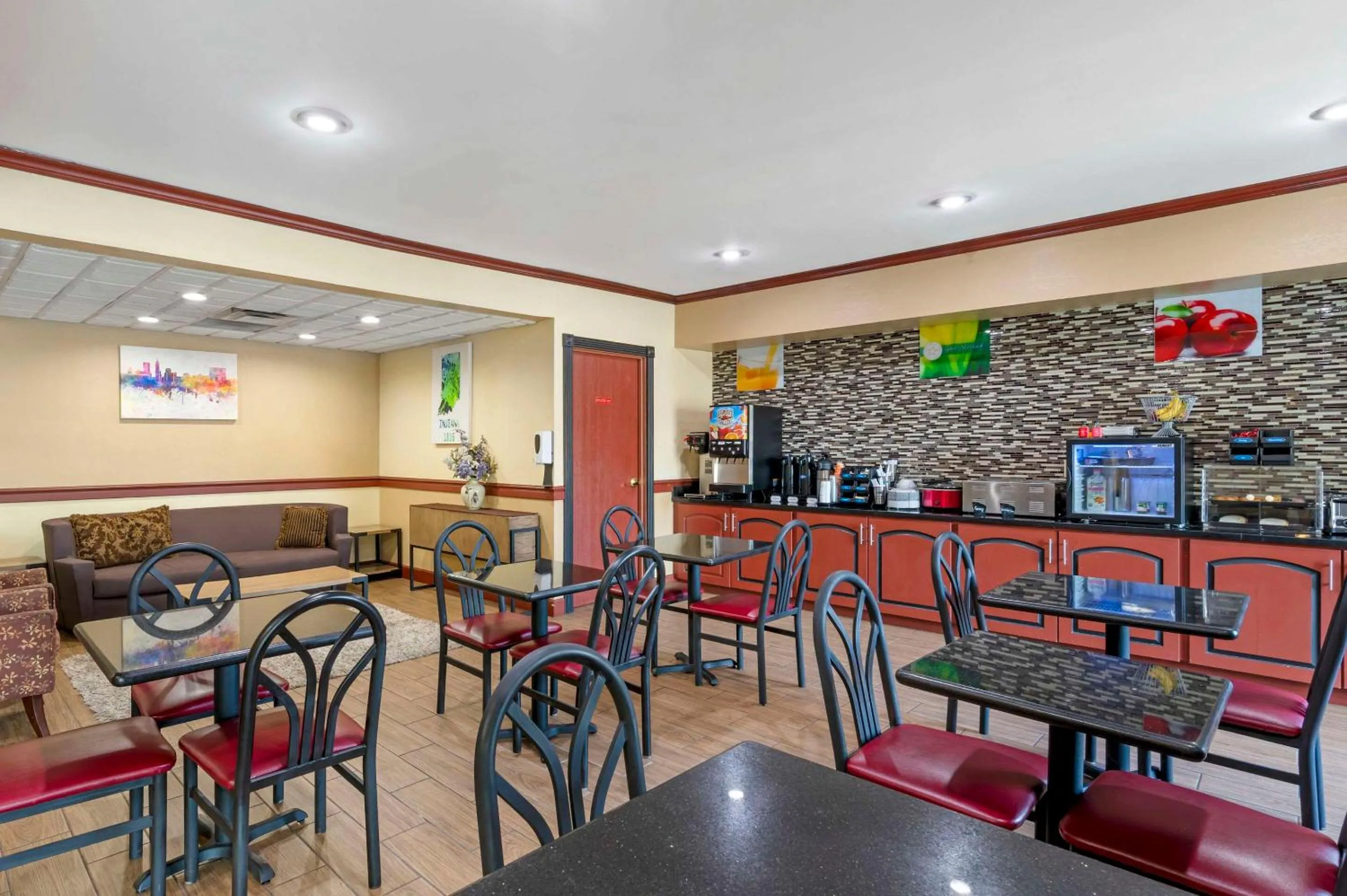 Breakfast in Quality Suites