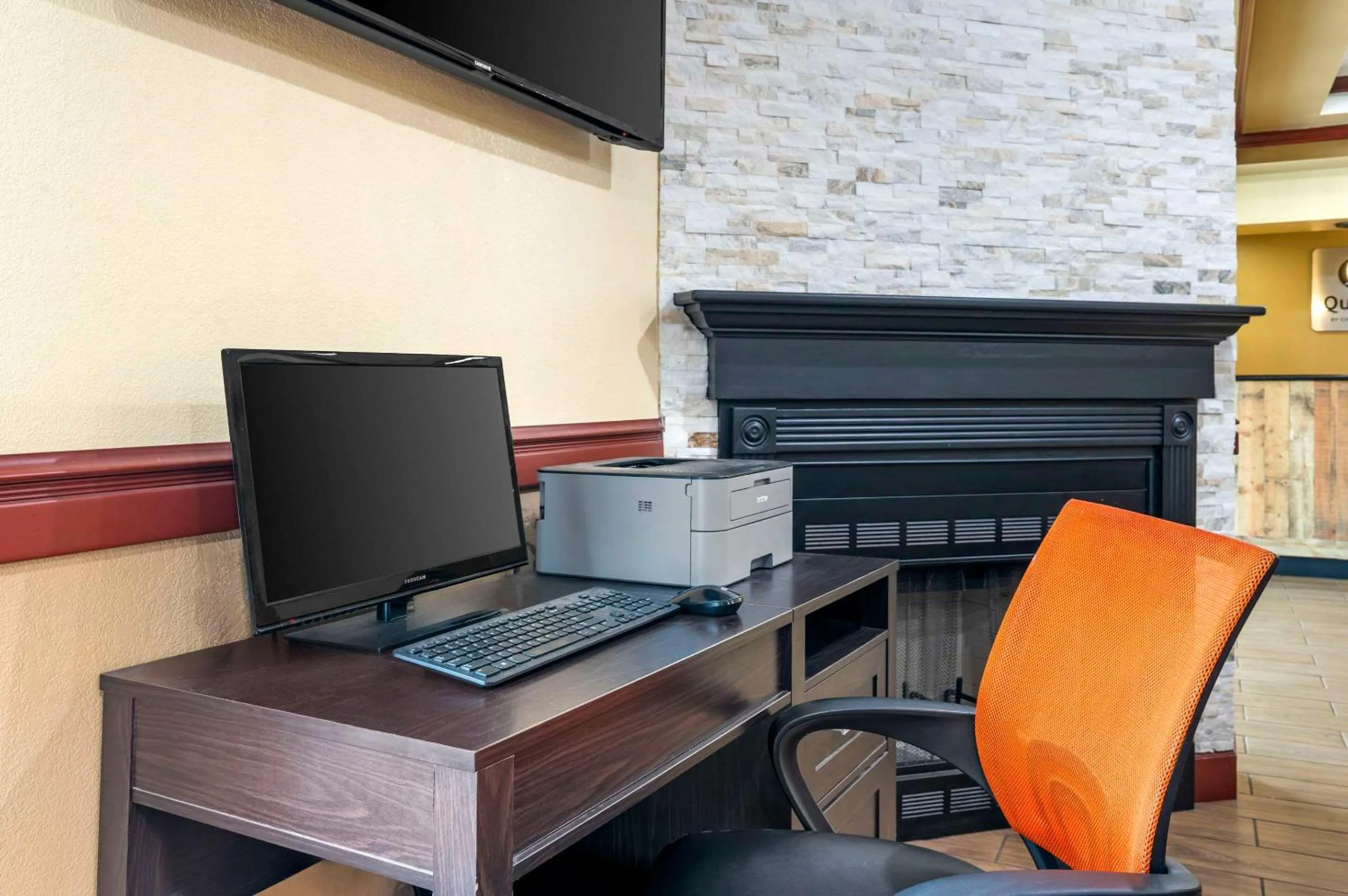 Business facilities in Quality Suites