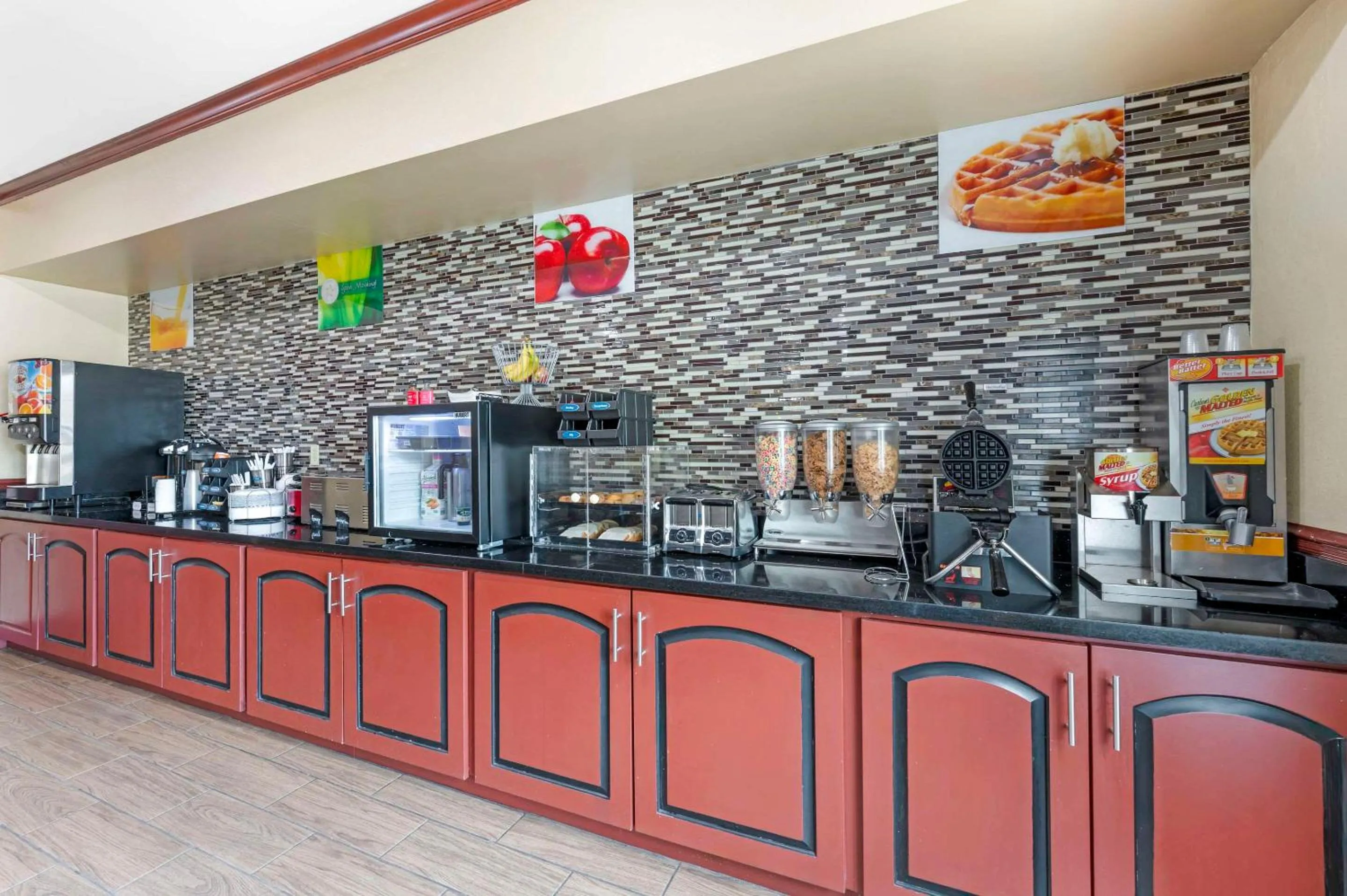 Breakfast in Quality Suites