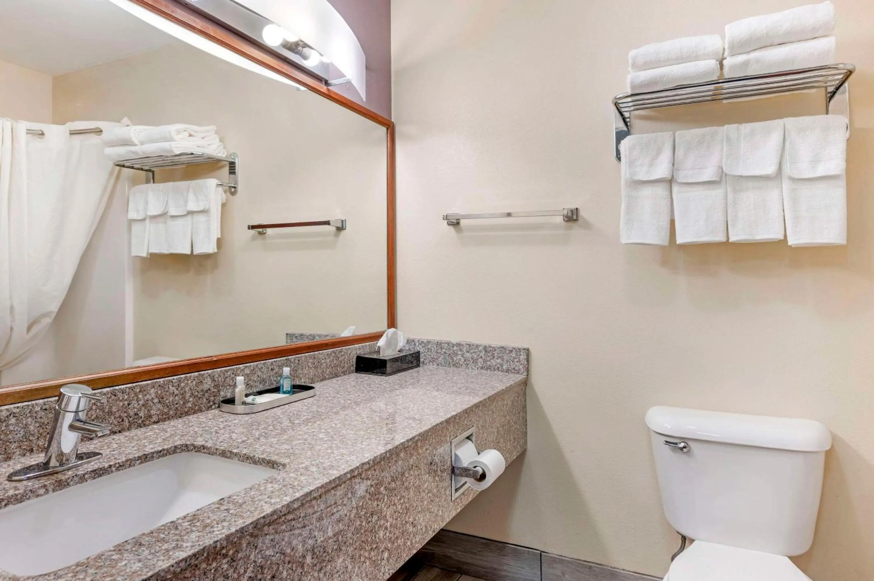 Bedroom in Quality Suites