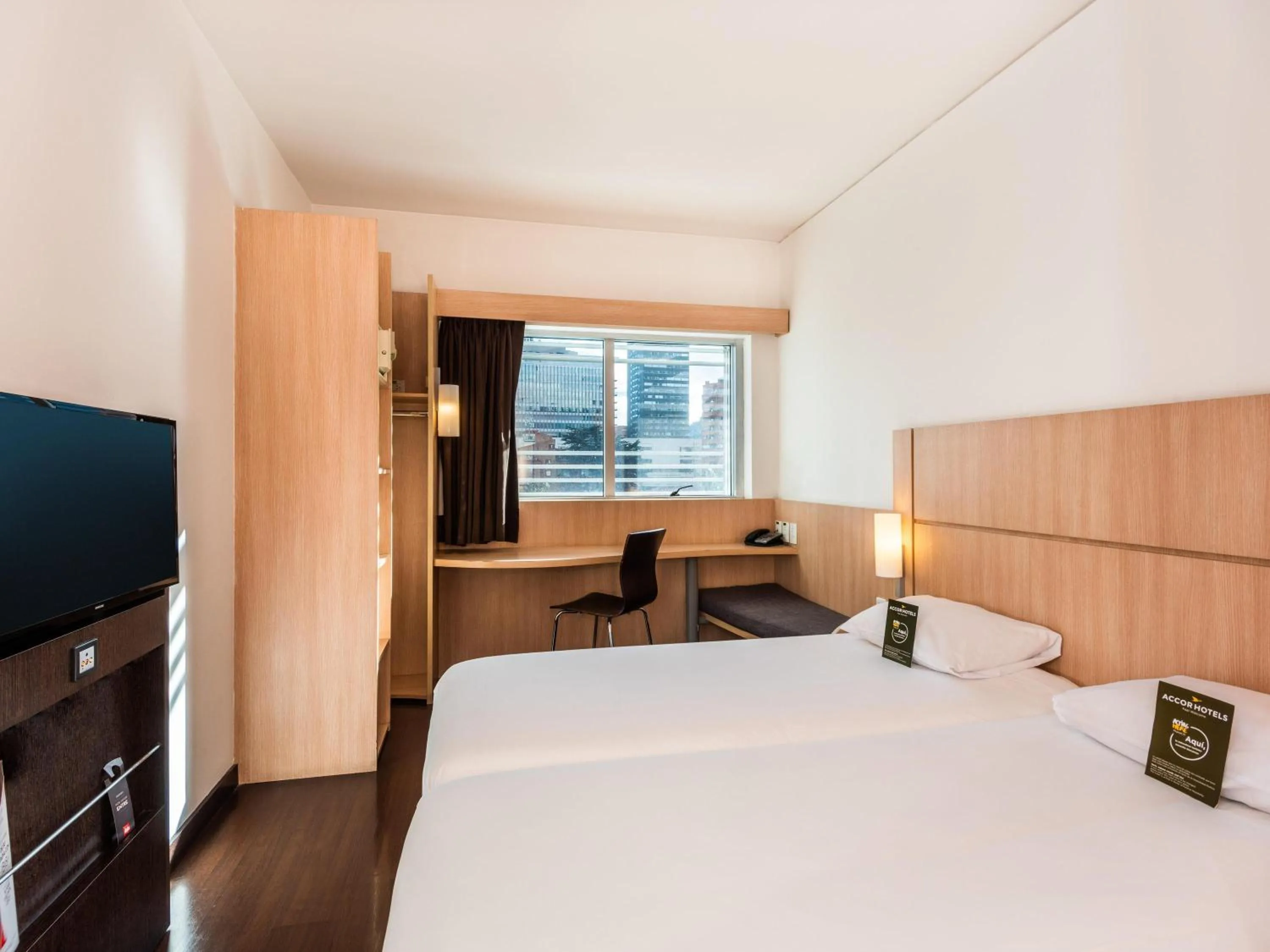 Property building, Bed in ibis Bogota Museo