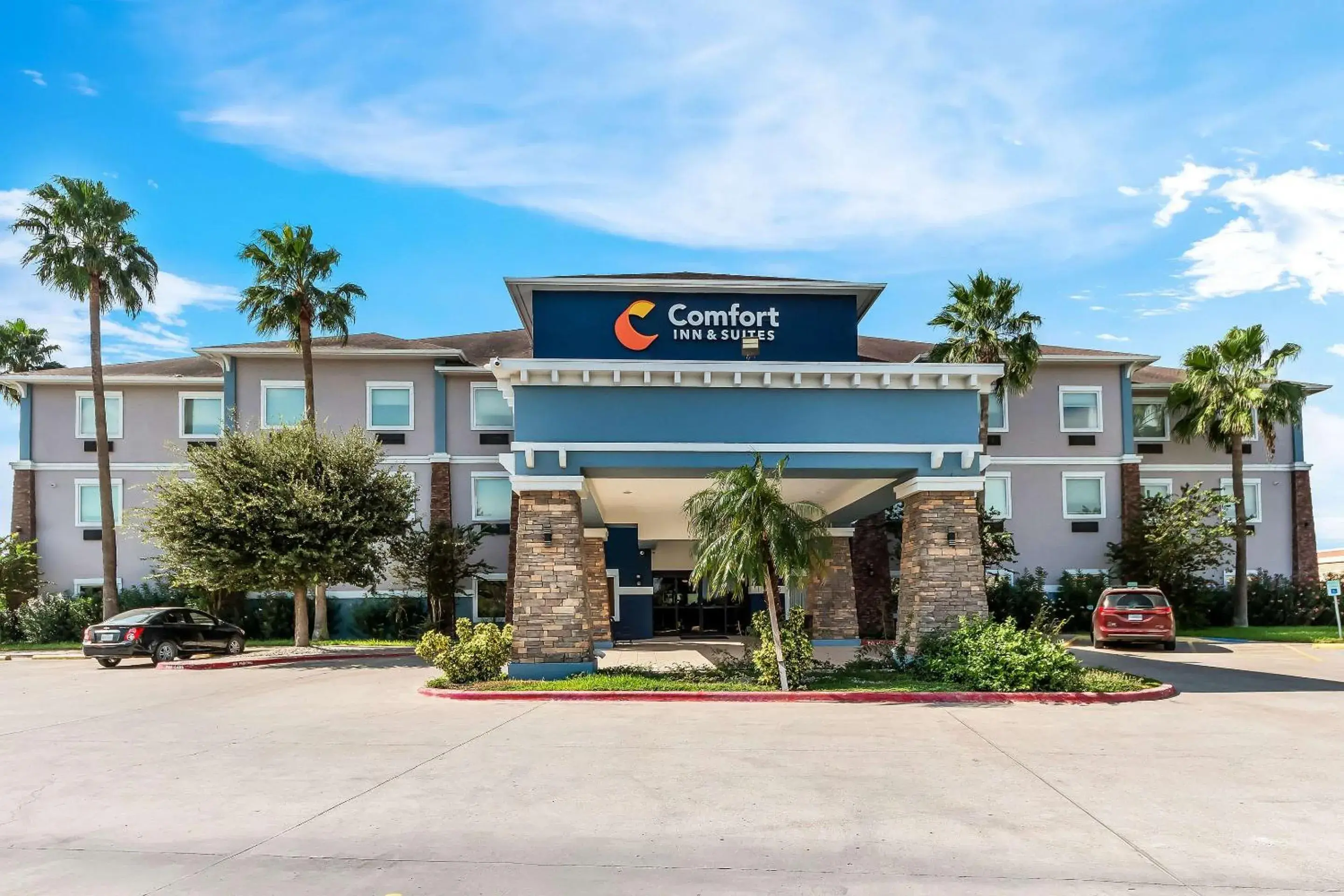 Property building in Comfort Inn & Suites Donna near I-2 Property building in Comfort Inn & Suites Donna near I-2