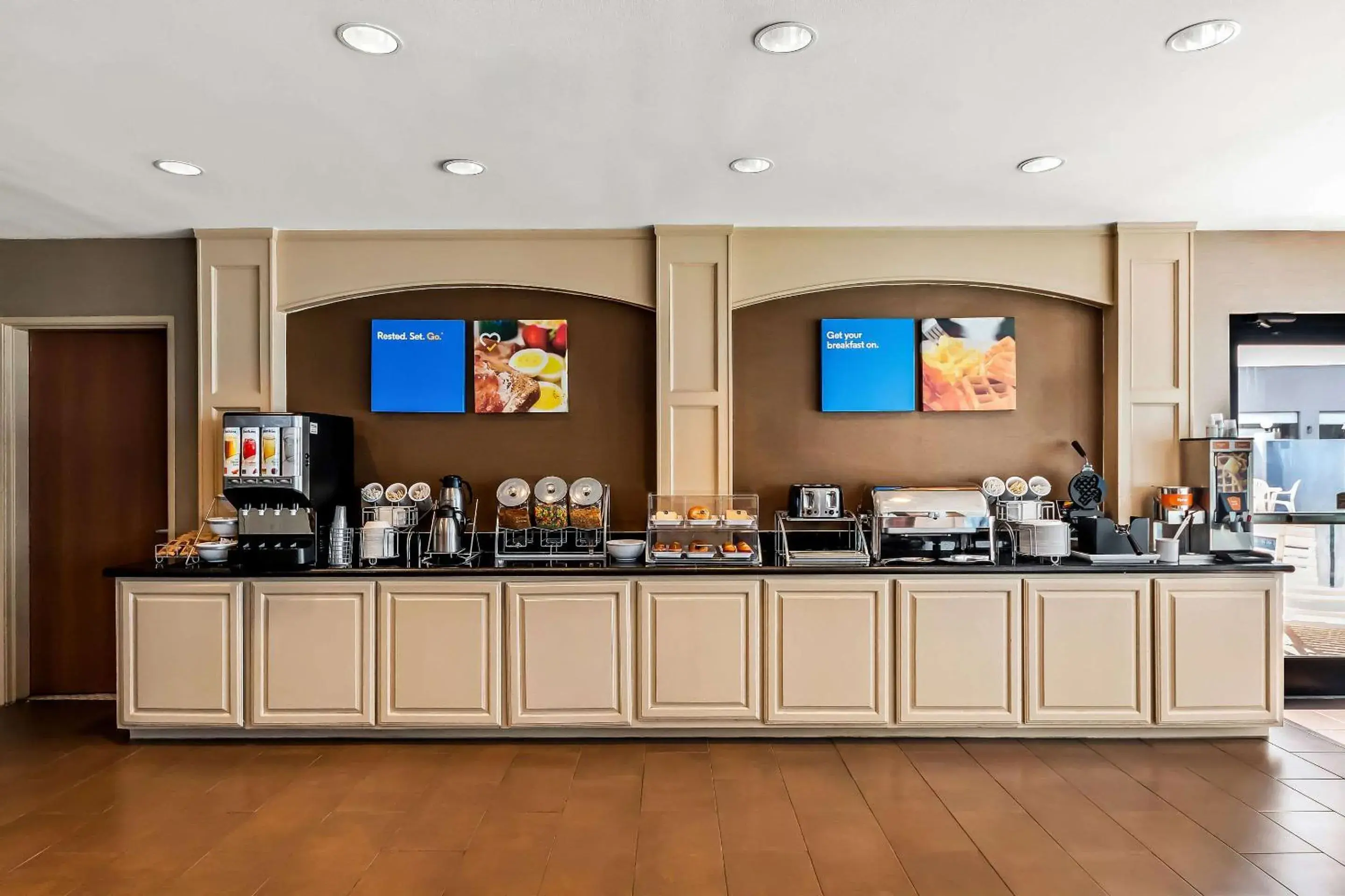 Breakfast in Comfort Inn & Suites Donna near I-2 Breakfast in Comfort Inn & Suites Donna near I-2