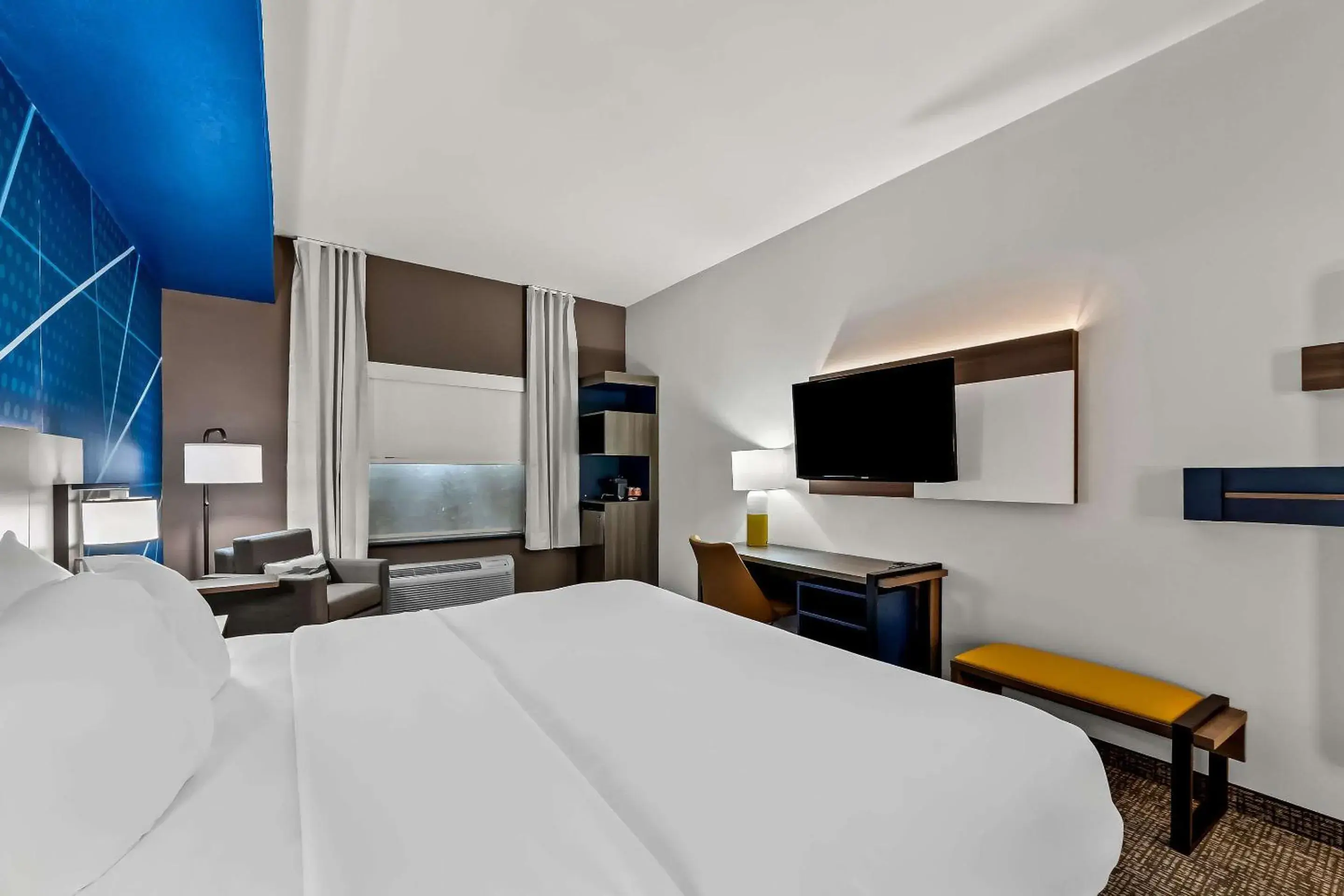 Bedroom, Bed in Comfort Inn & Suites Donna near I-2 Bedroom, Bed in Comfort Inn & Suites Donna near I-2