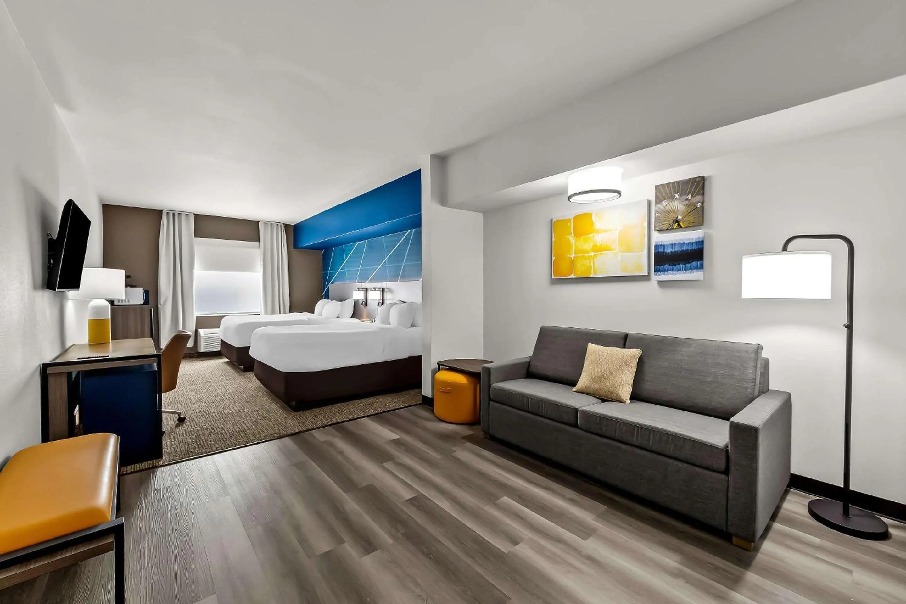 Bedroom, Bed in Comfort Inn & Suites Donna near I-2