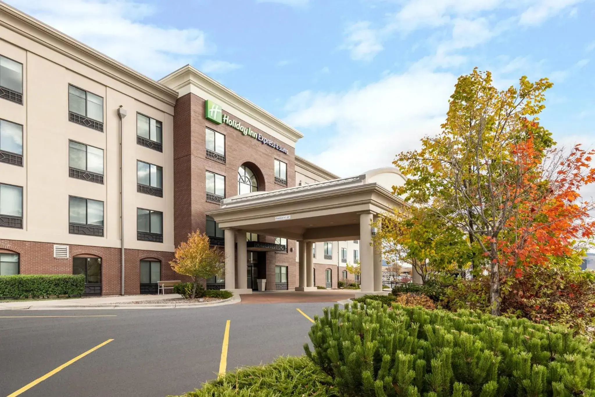 Property building in Holiday Inn Express and Suites Missoula by IHG Property building in Holiday Inn Express and Suites Missoula by IHG