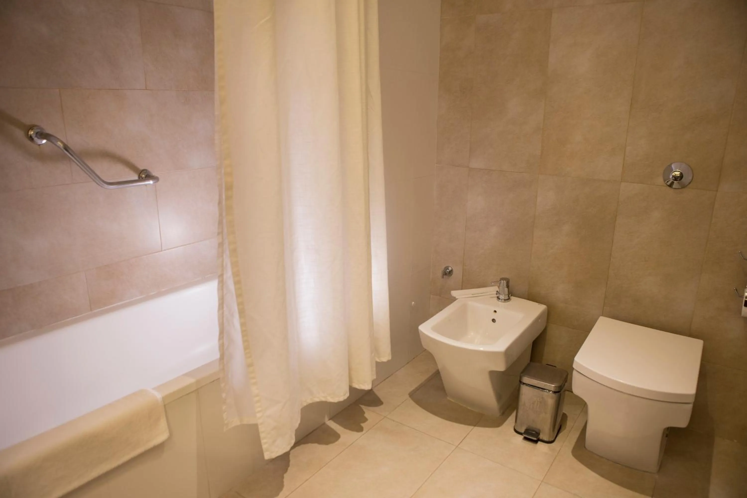 Photo of the whole room in Holiday Inn Ezeiza Airport, an IHG Hotel