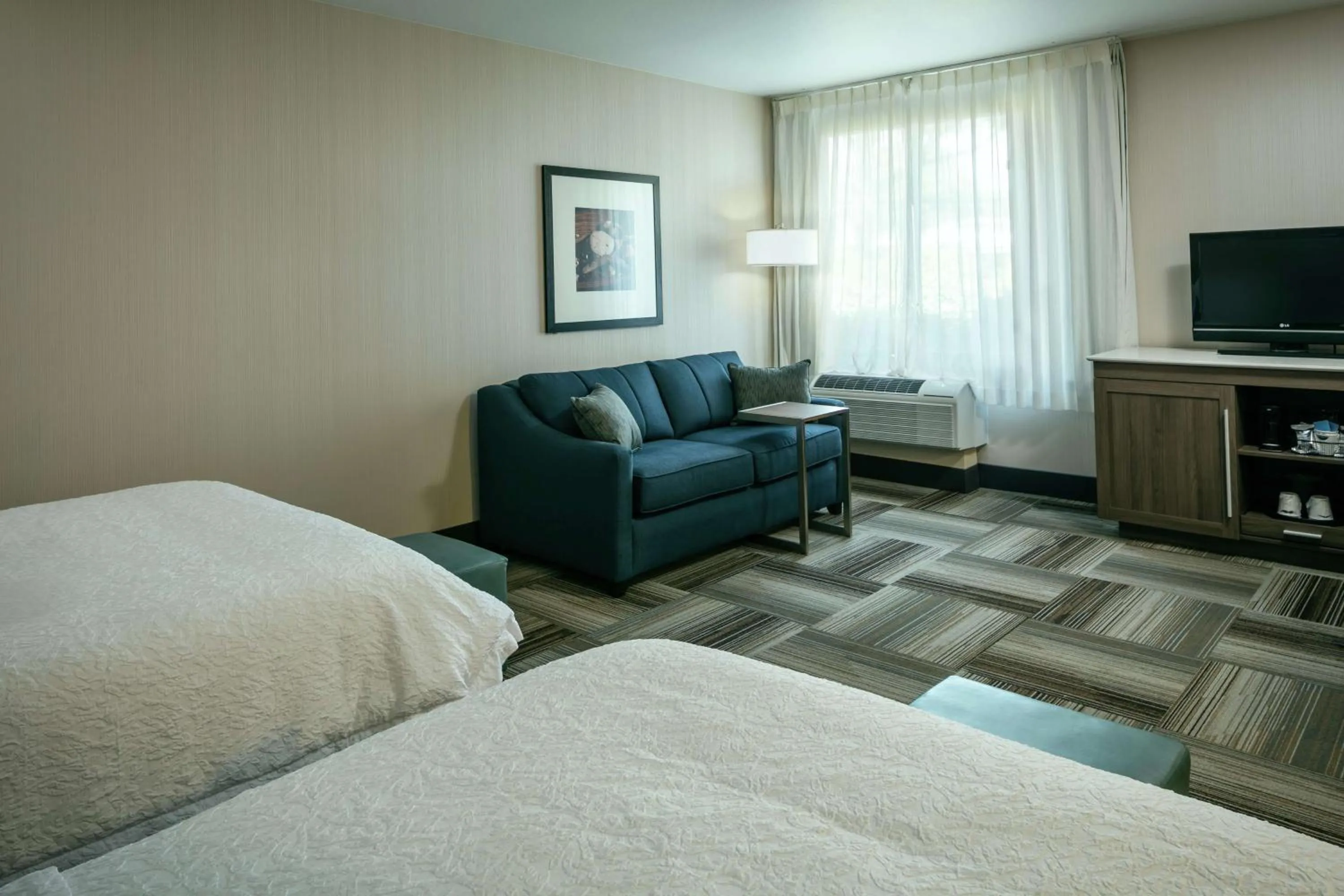 Bedroom, Bed in Hampton Inn & Suites Arroyo Grande