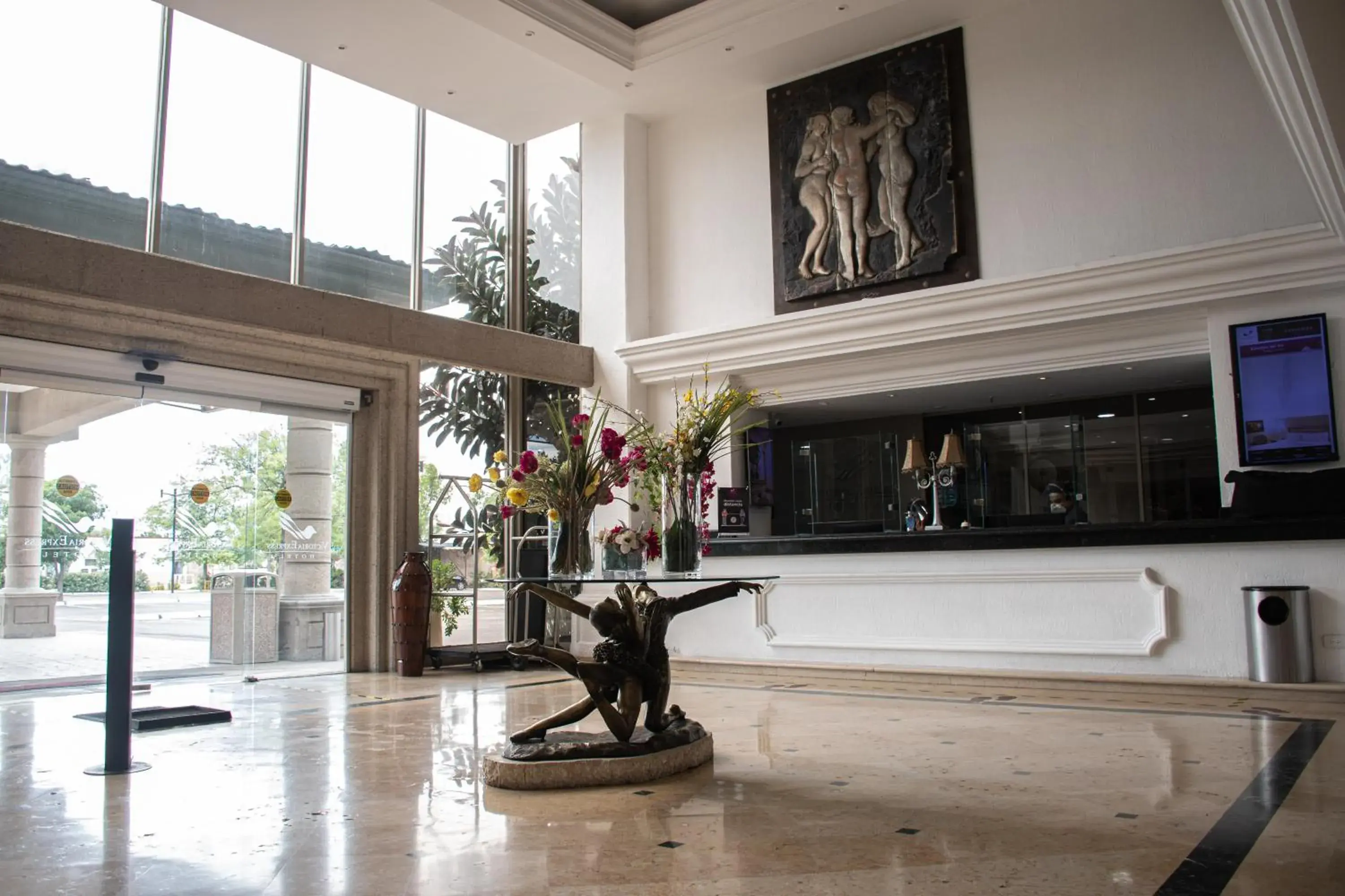 Lobby or reception in Hotel Victoria Express Lobby or reception in Hotel Victoria Express