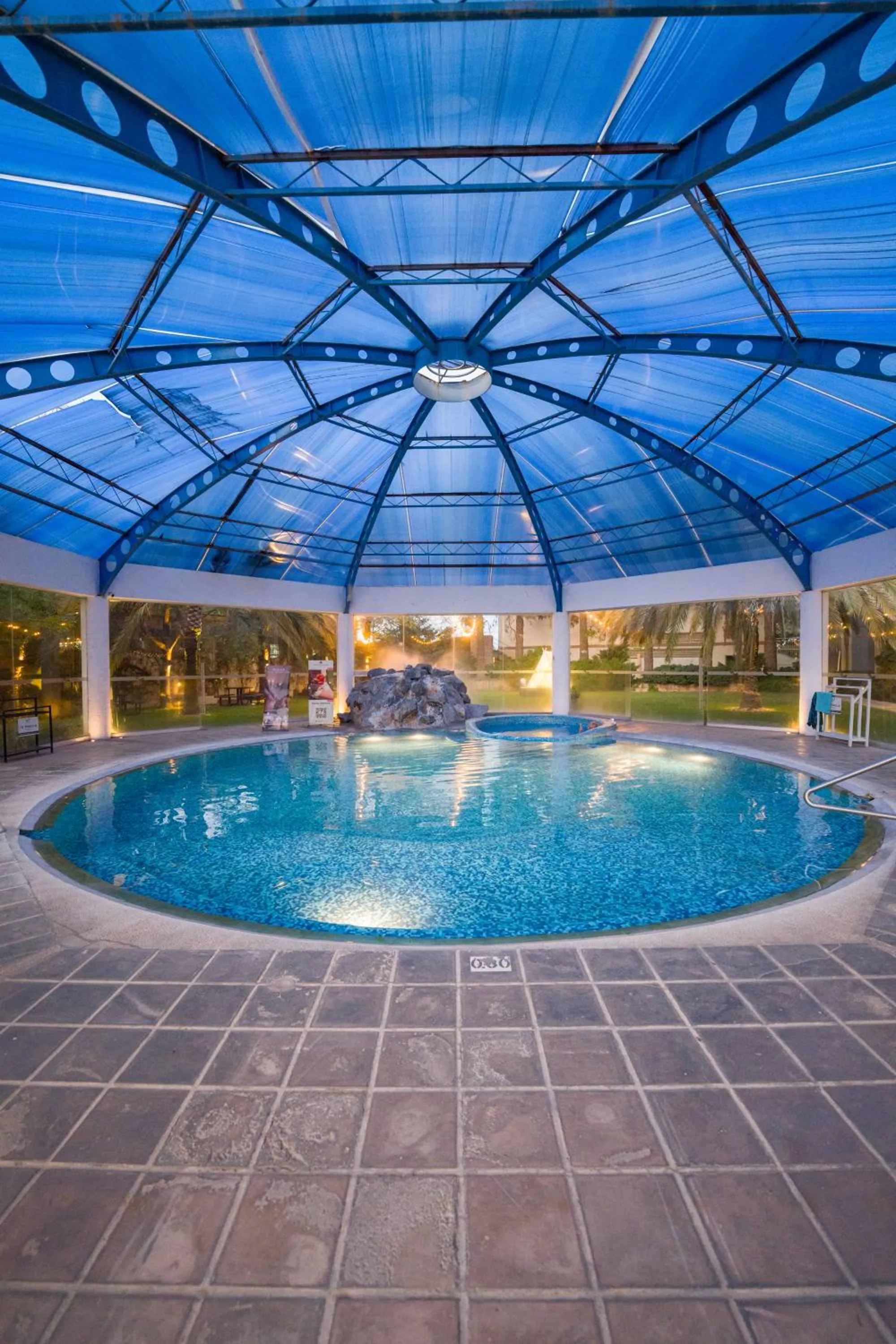 Pool view in Hotel Victoria Express