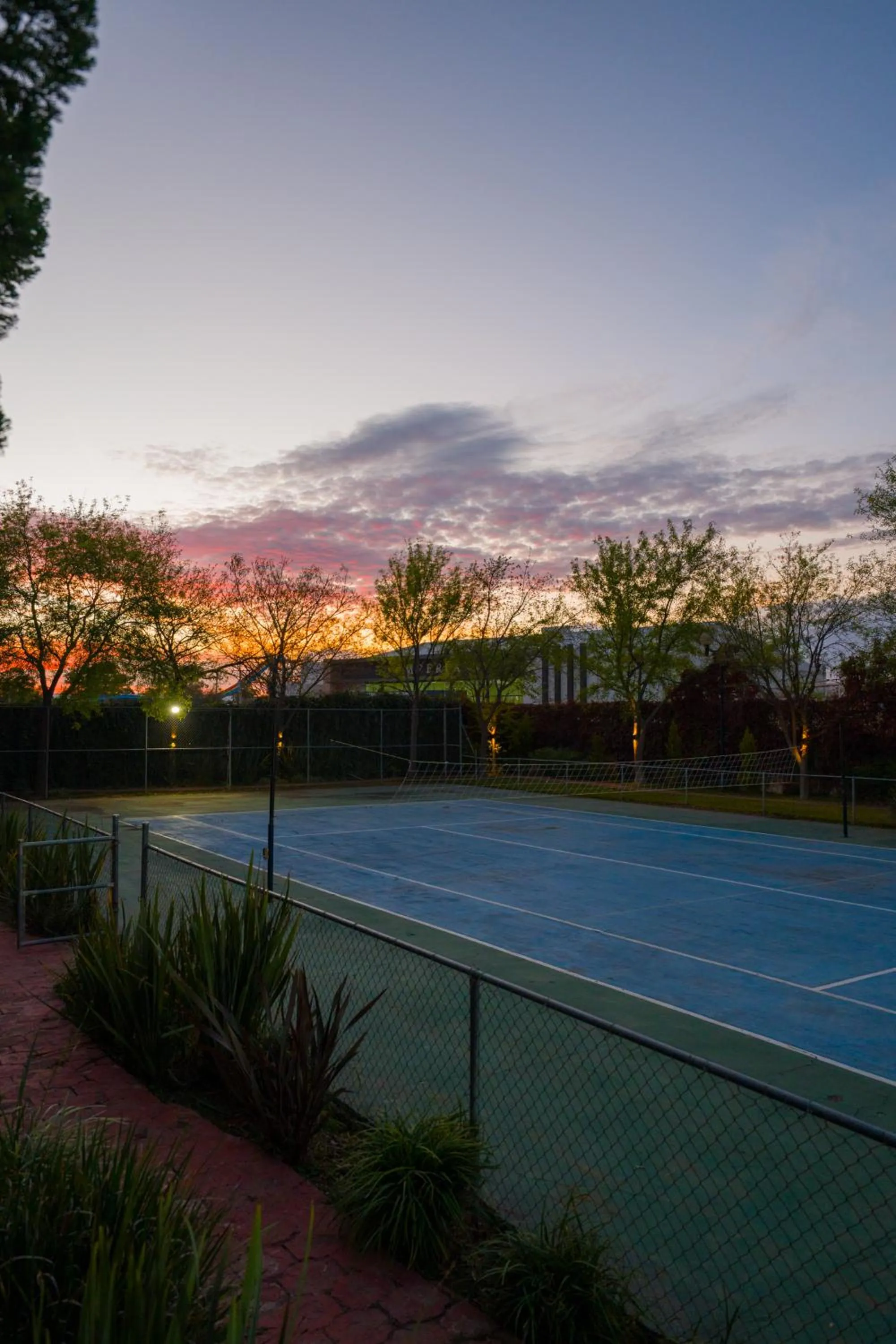 Tennis court in Hotel Victoria Express