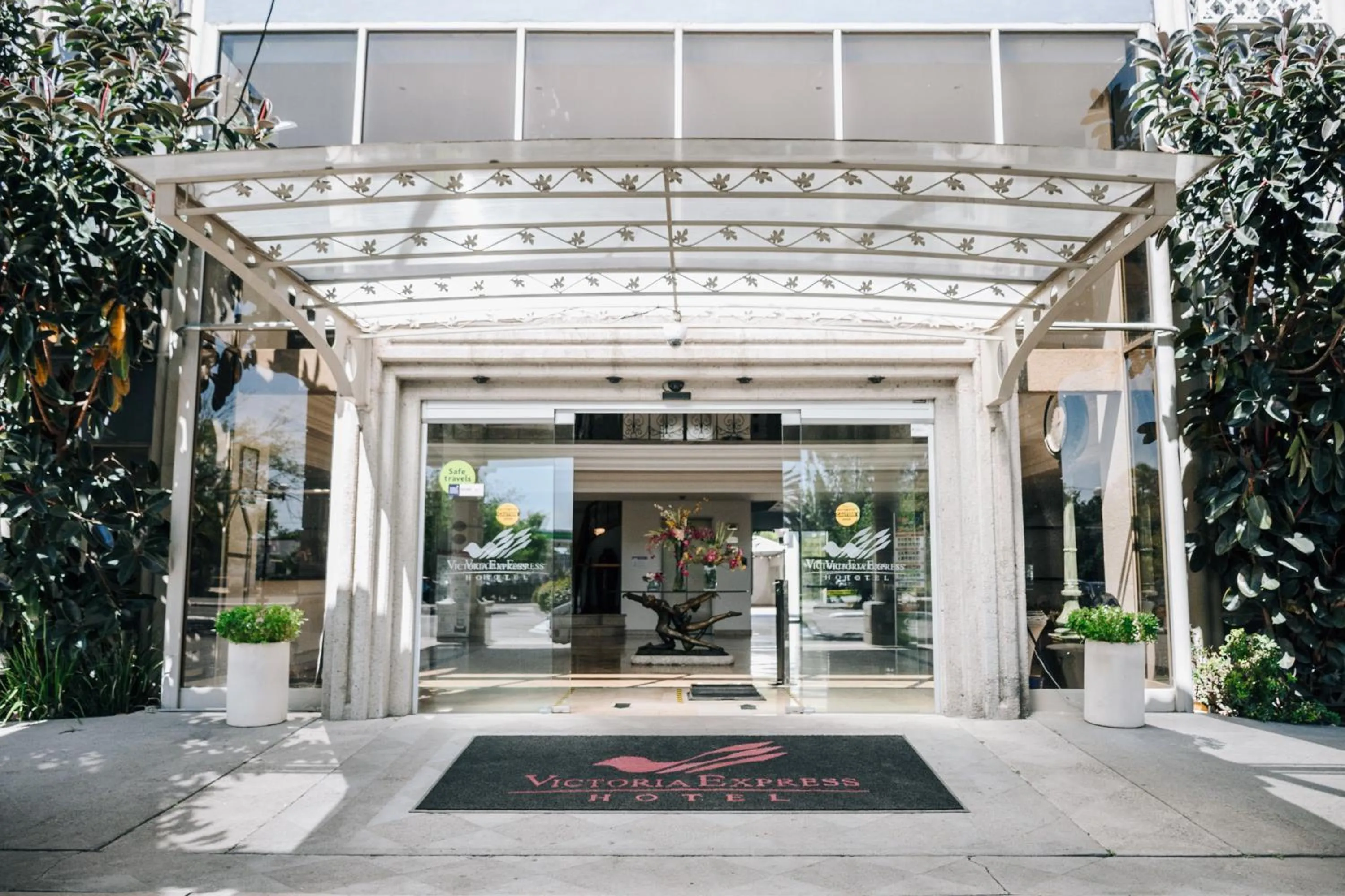 Facade/entrance in Hotel Victoria Express