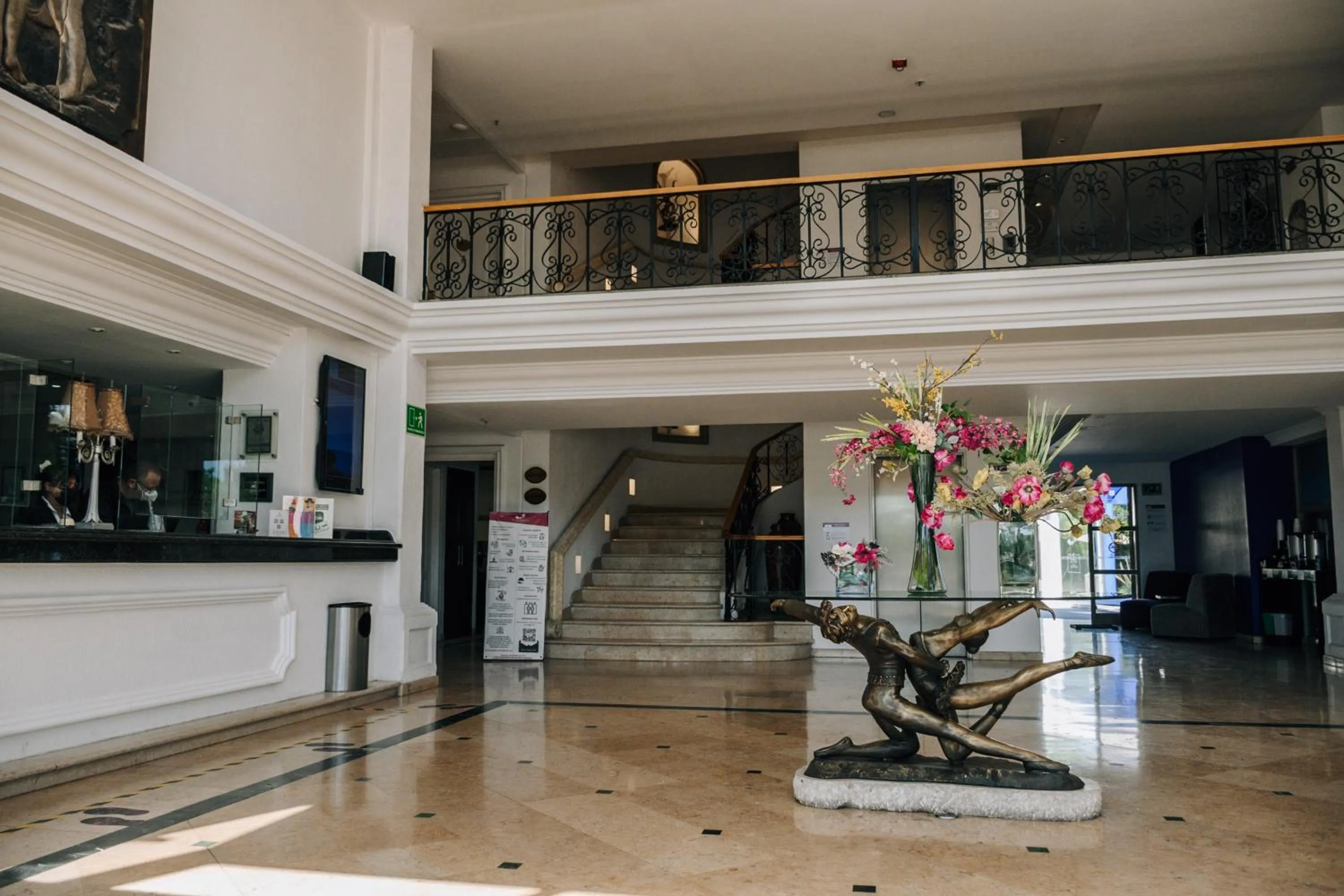Lobby or reception in Hotel Victoria Express