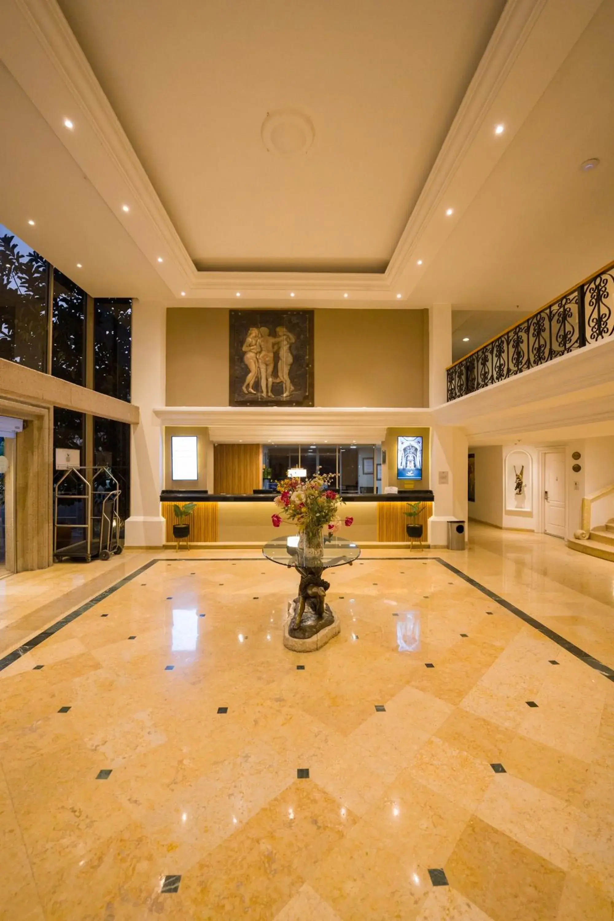 Lobby or reception in Hotel Victoria Express Lobby or reception in Hotel Victoria Express