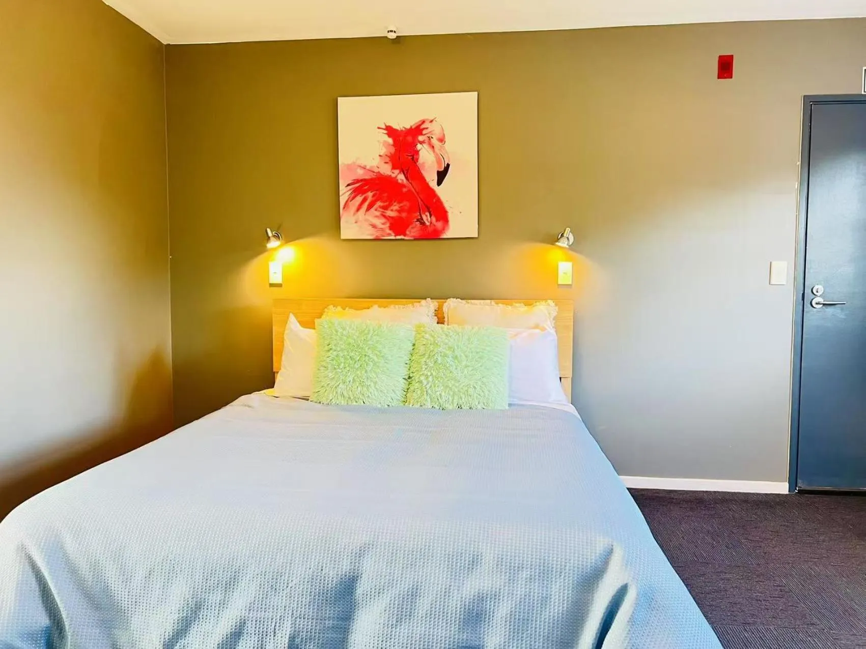 Bed in AAA Northlands Motel