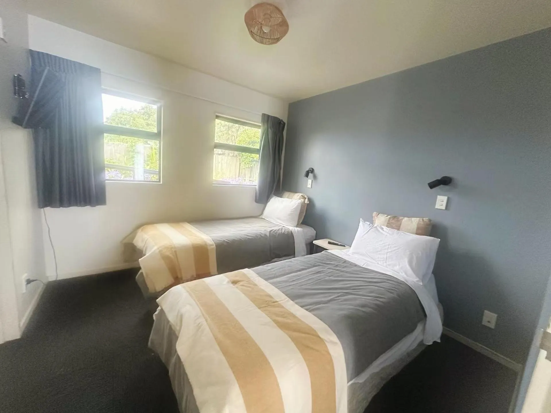 Bedroom, Bed in AAA Northlands Motel