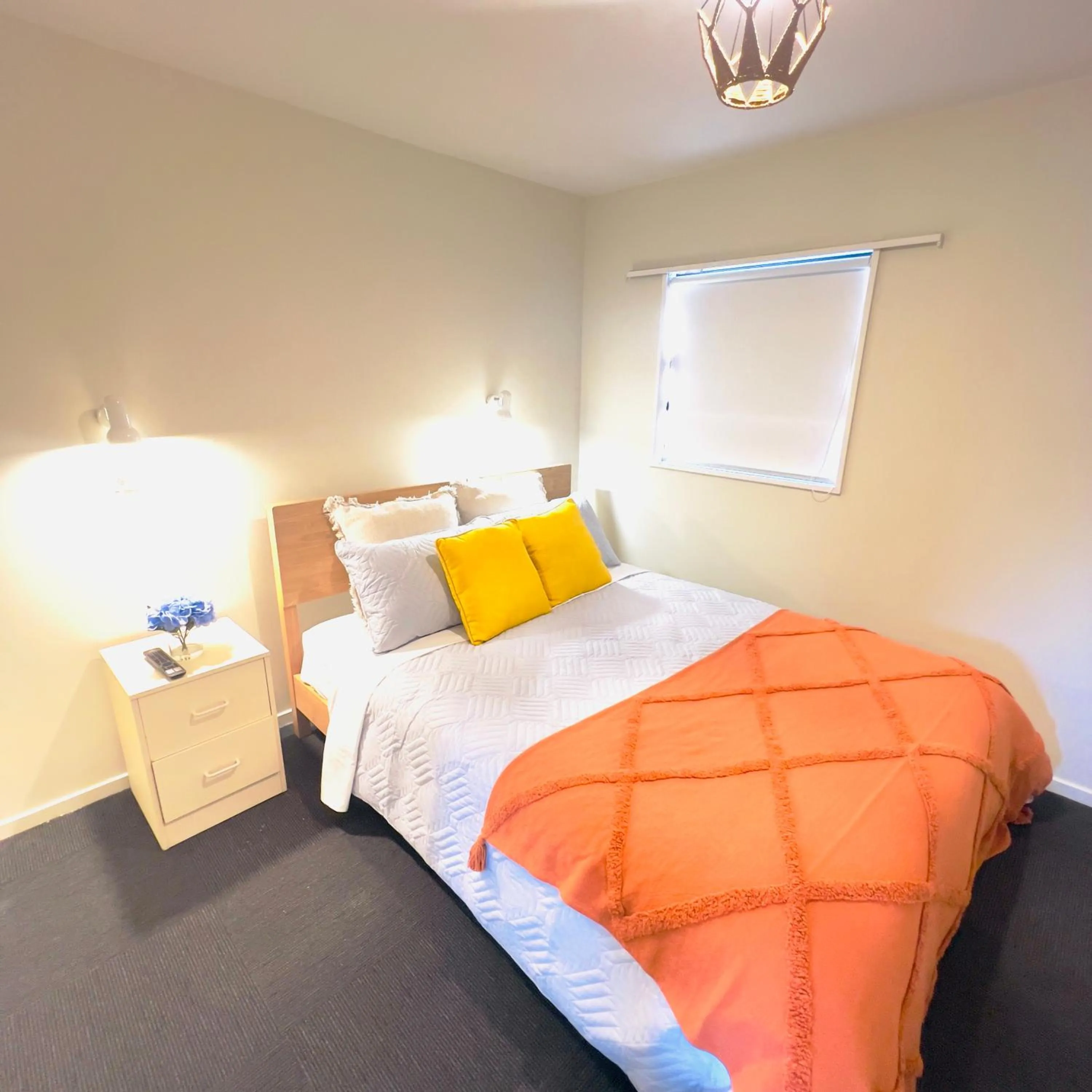 Bed in AAA Northlands Motel