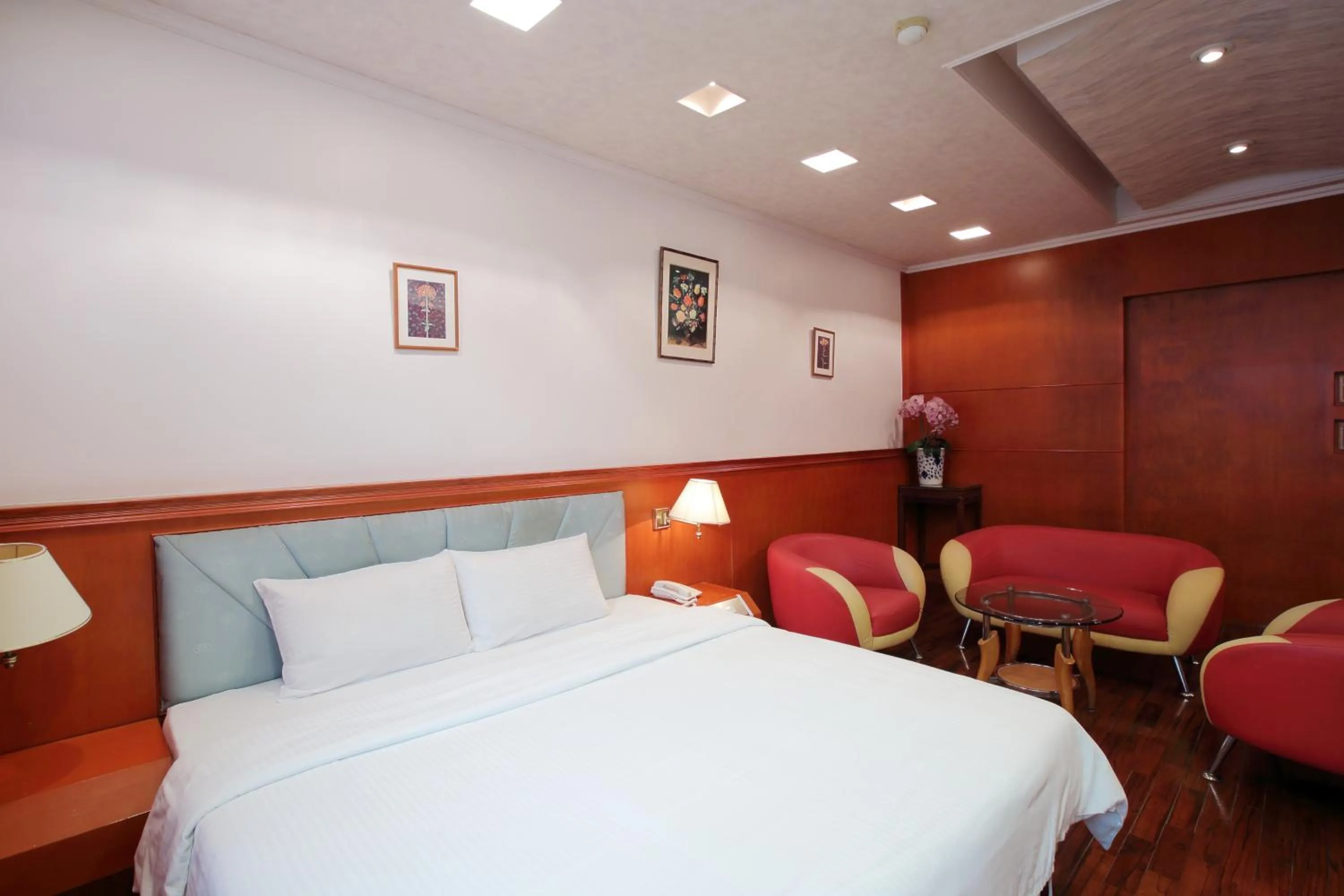 Bed in Long Shan Hotel