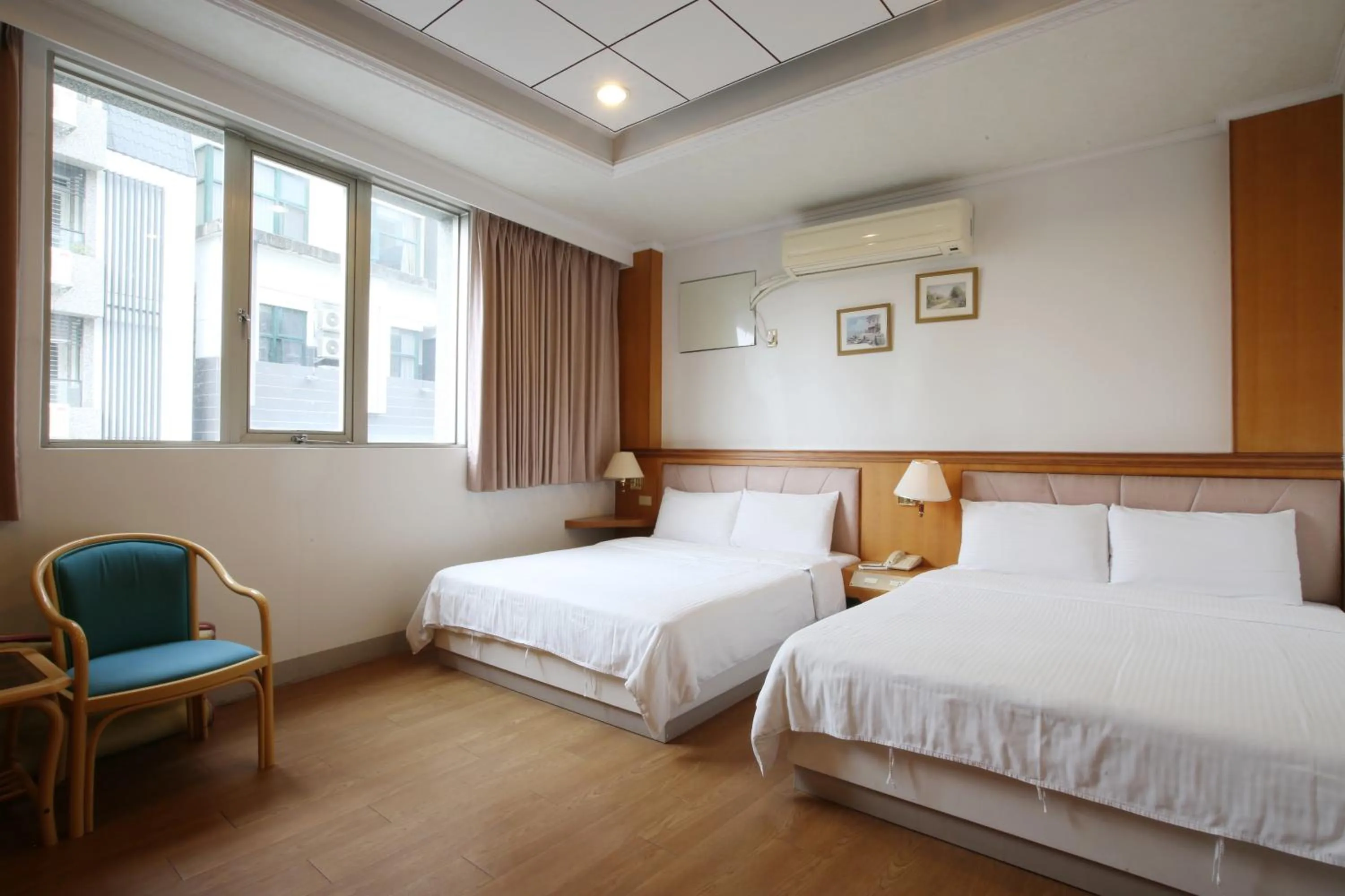 Bed in Long Shan Hotel