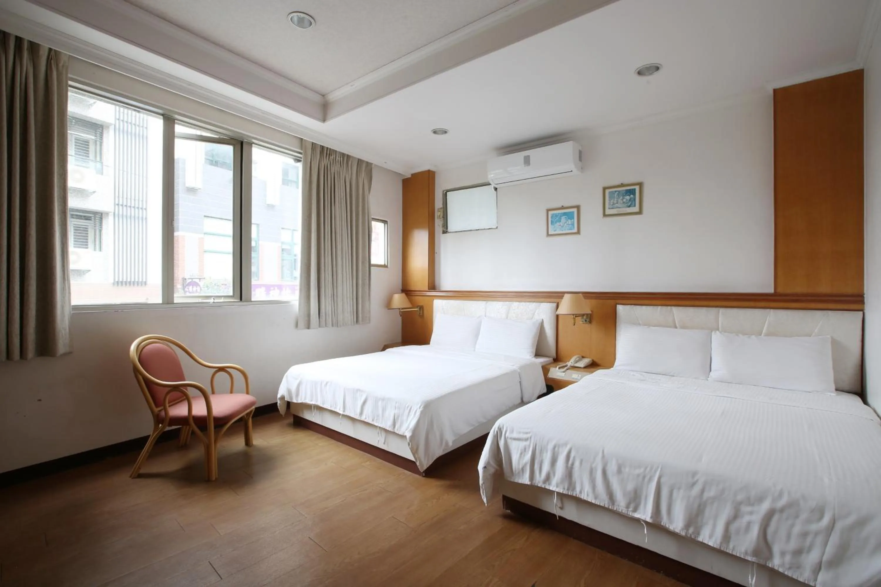 Bed in Long Shan Hotel