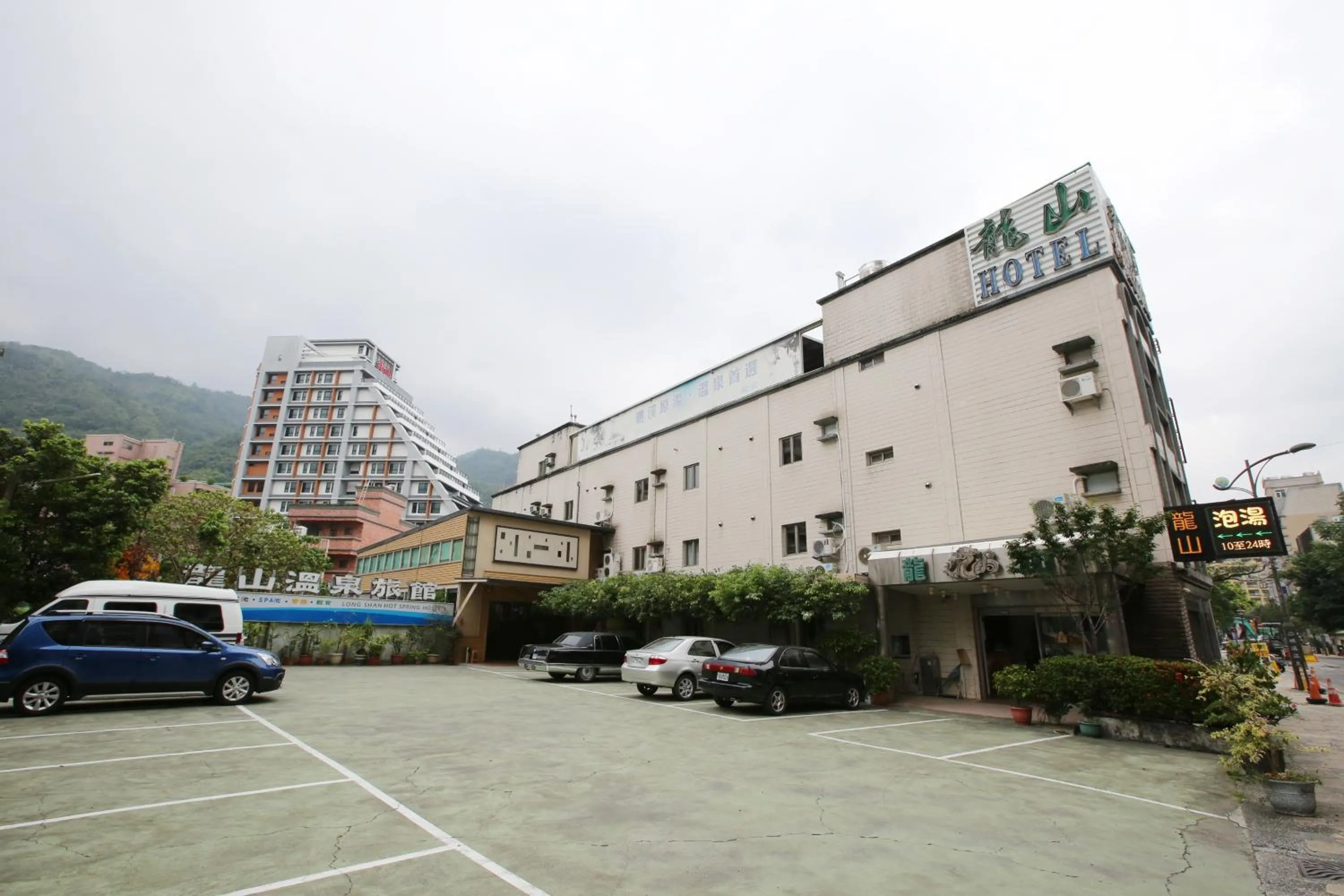 Property building in Long Shan Hotel