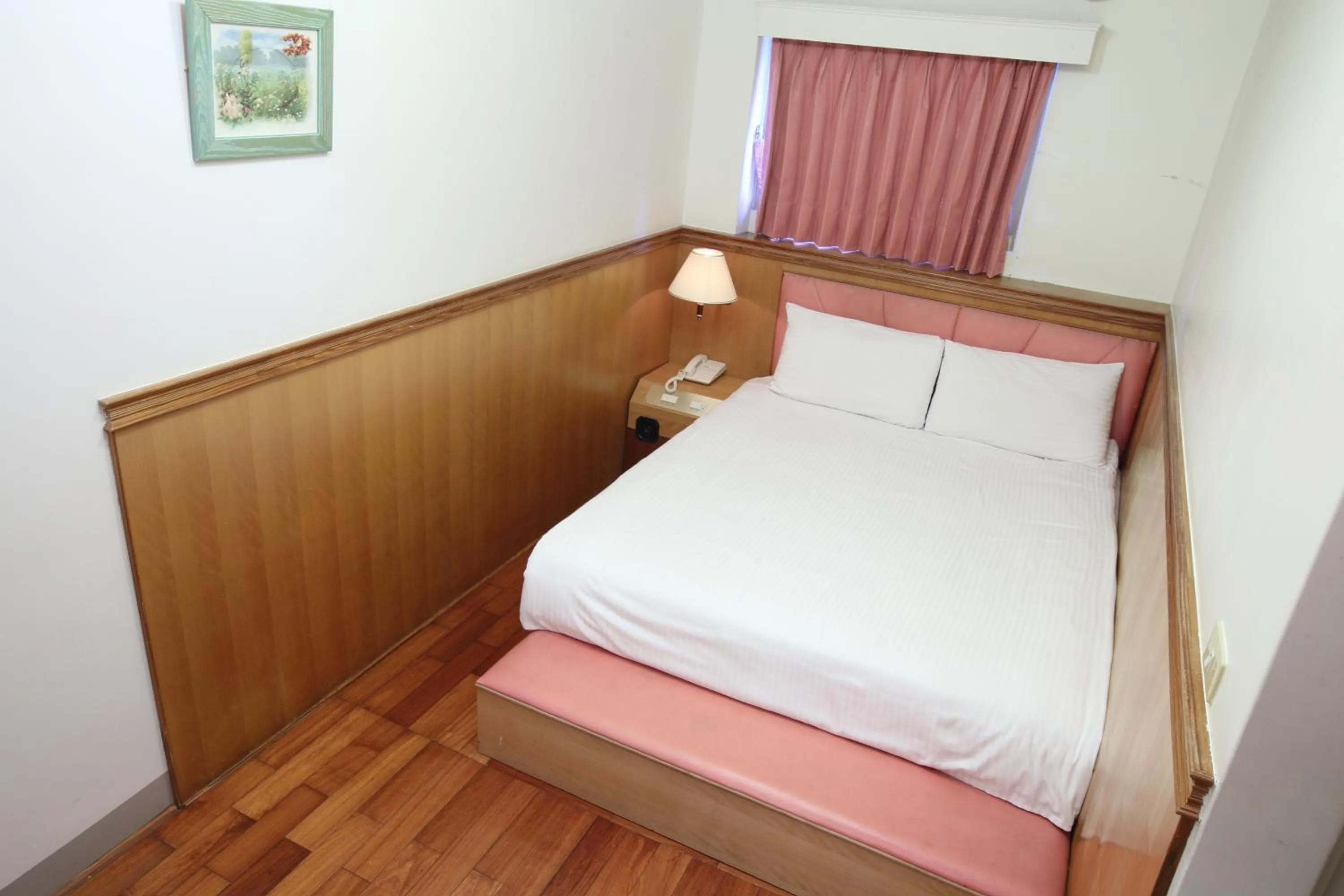 Bed in Long Shan Hotel