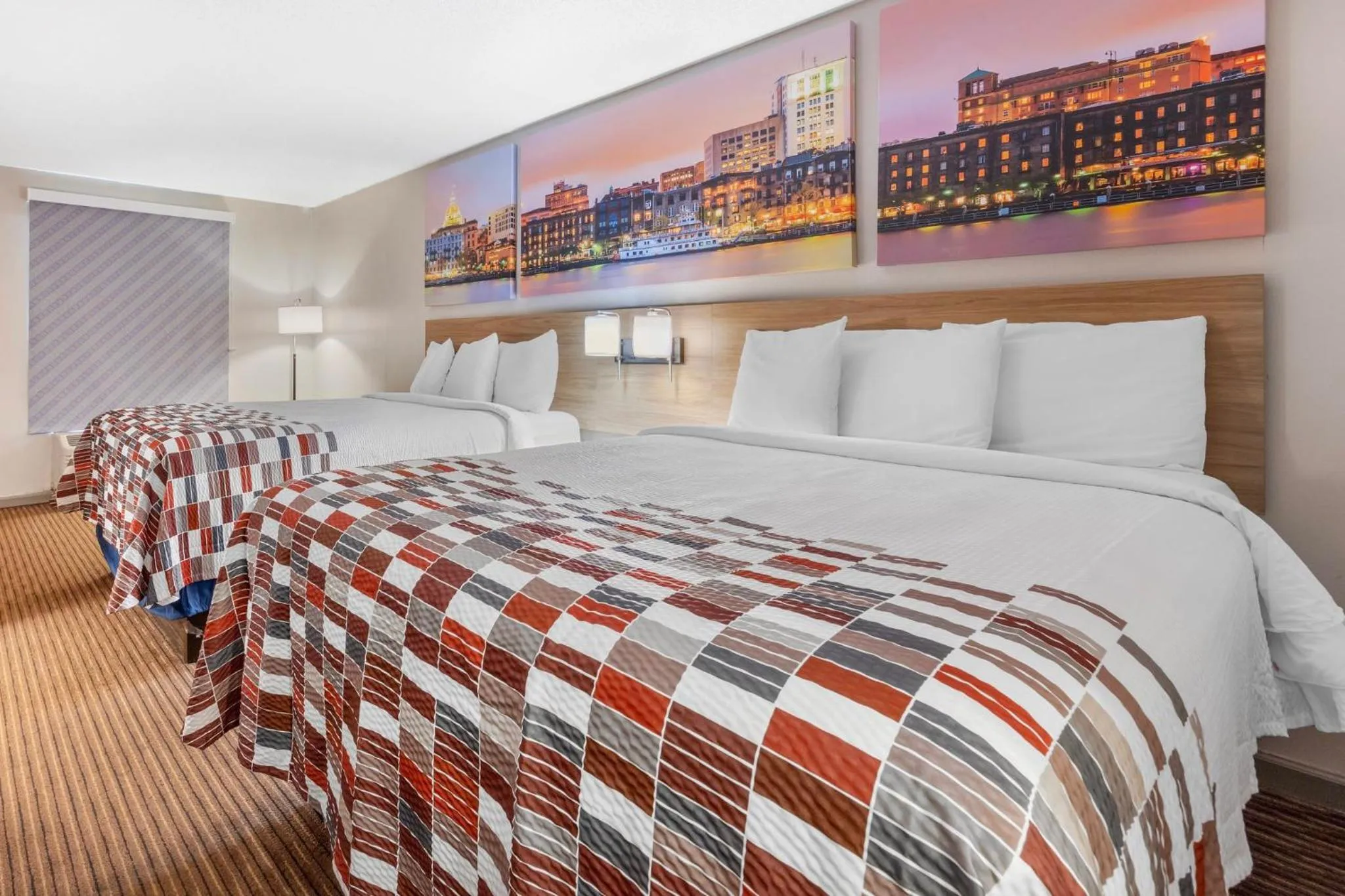 Photo of the whole room, Bed in Red Roof Inn Franklin, TN