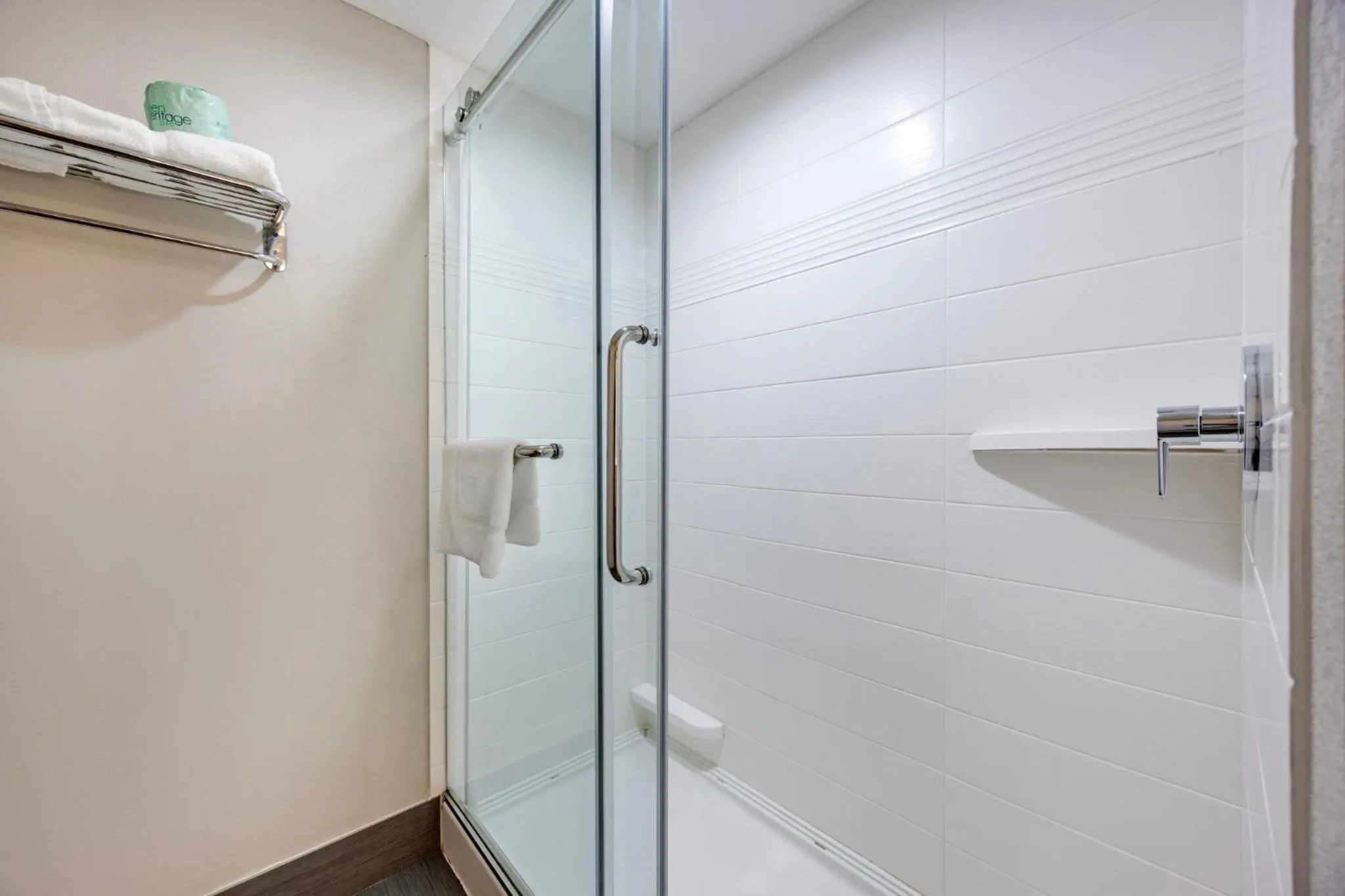 Bathroom in Red Roof Inn Franklin, TN