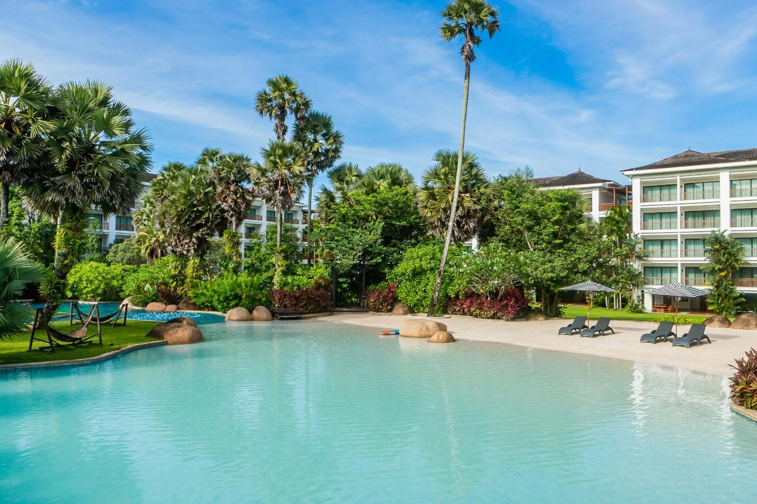 Naithonburi Beach Resort - SHA Extra Plus