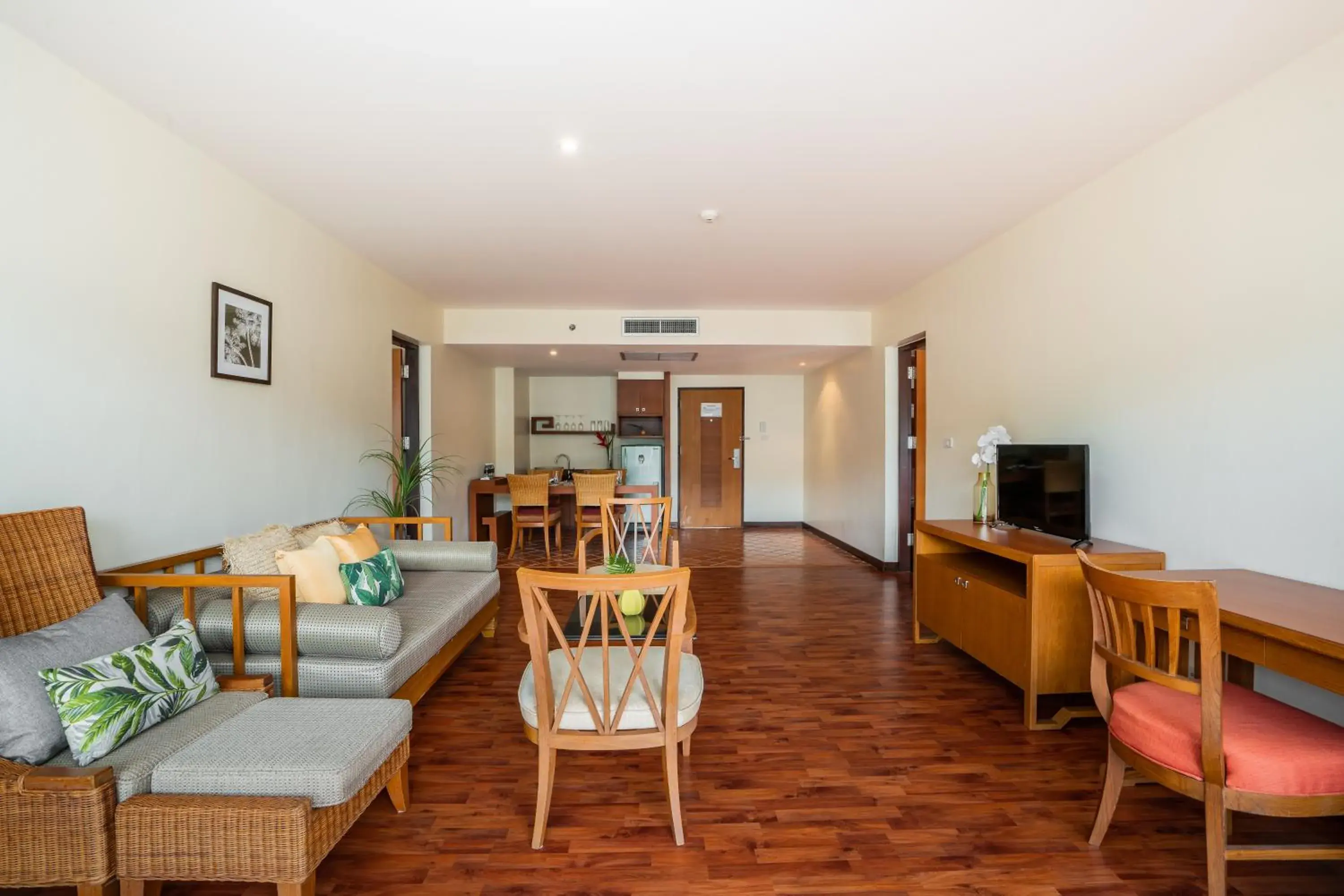 Living room in Naithonburi Beach Resort - SHA Extra Plus Living room in Naithonburi Beach Resort - SHA Extra Plus