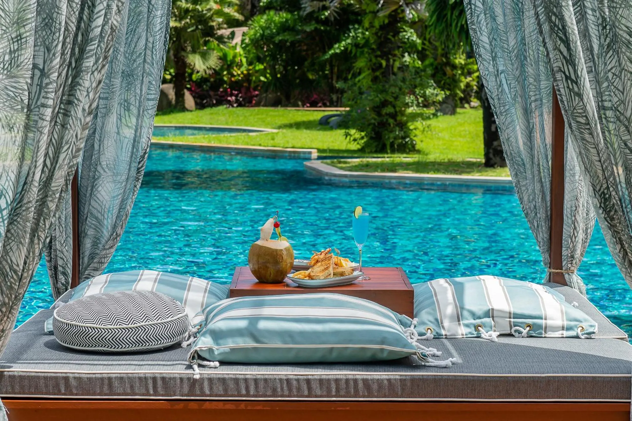 Naithonburi Beach Resort - SHA Extra Plus