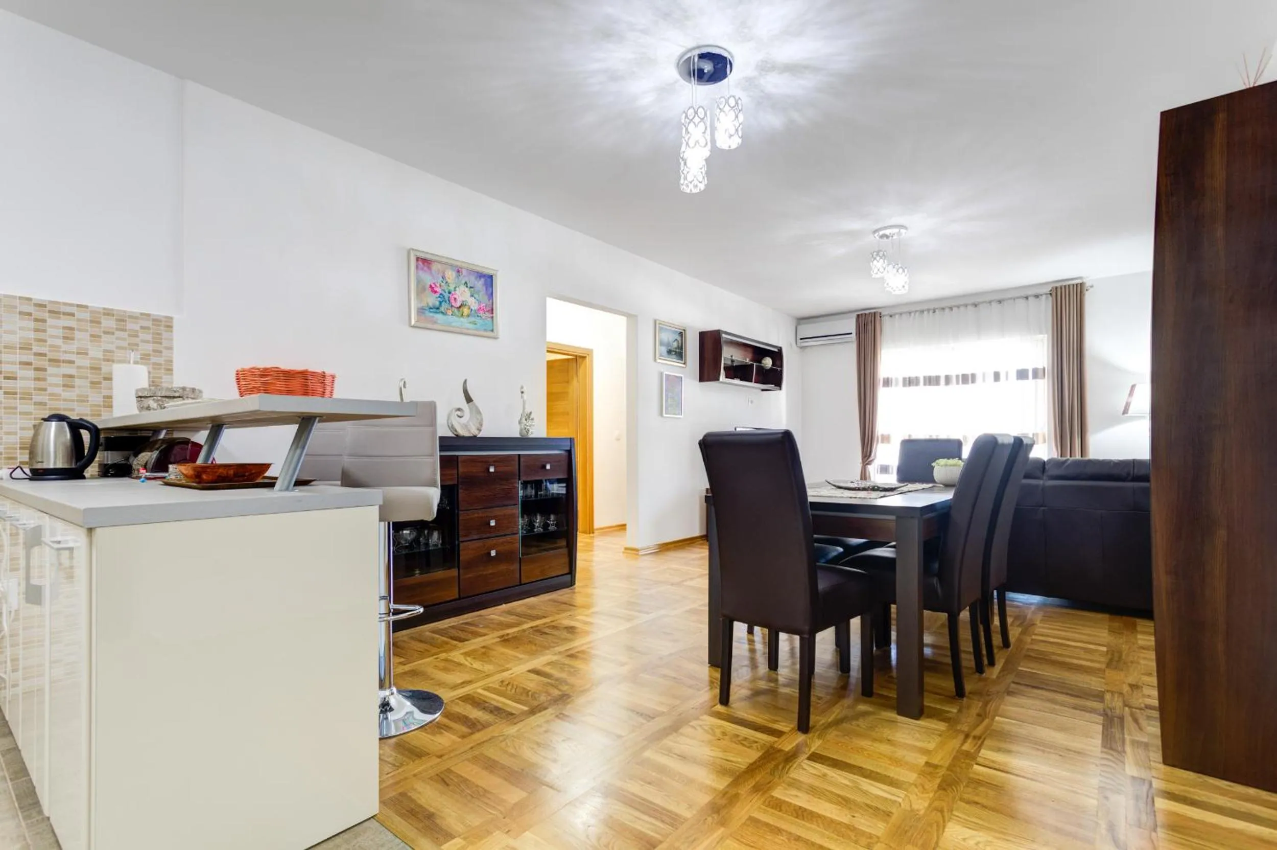 Coffee/tea facilities in Belveder Apartments