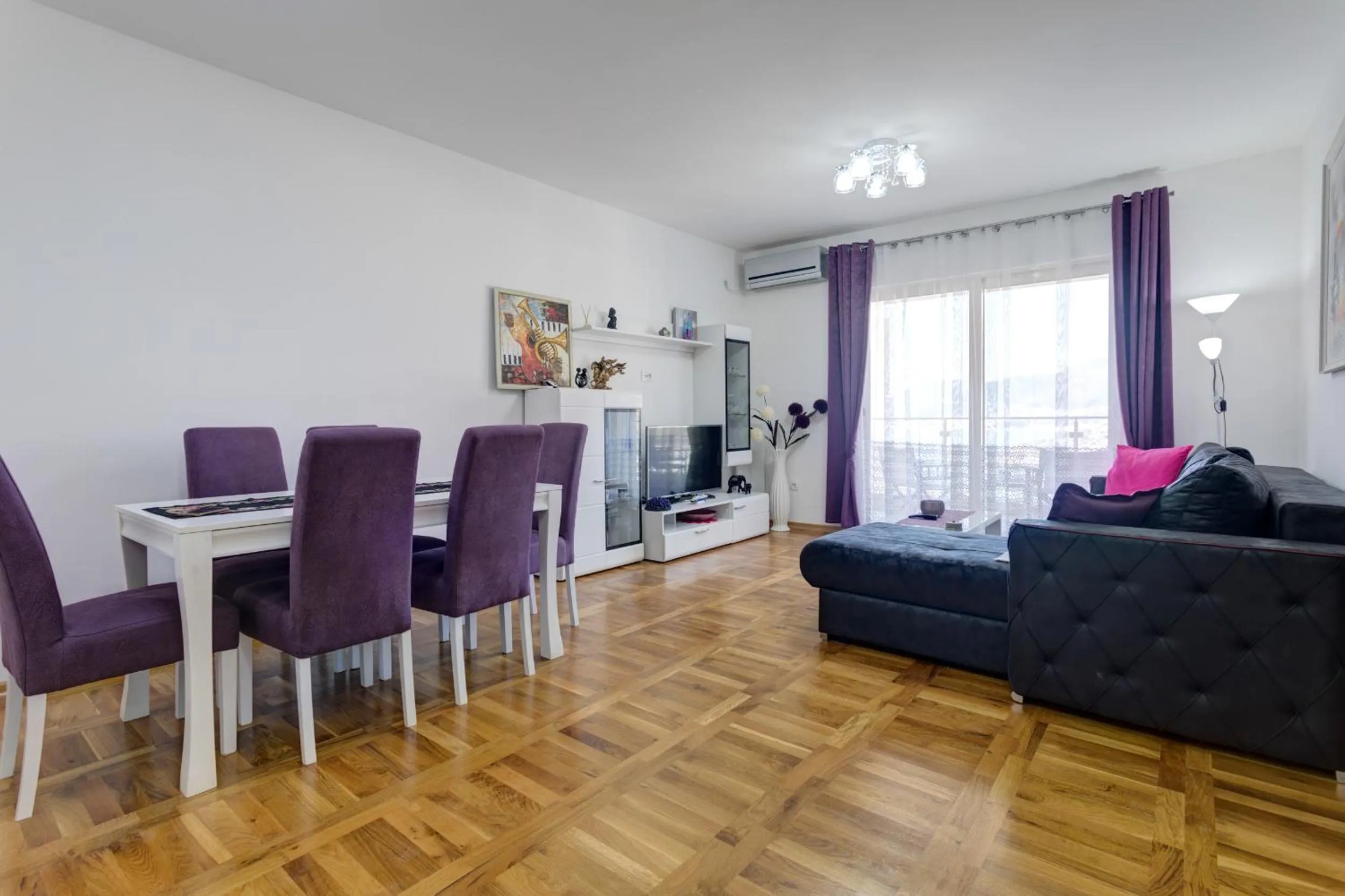 TV and multimedia in Belveder Apartments