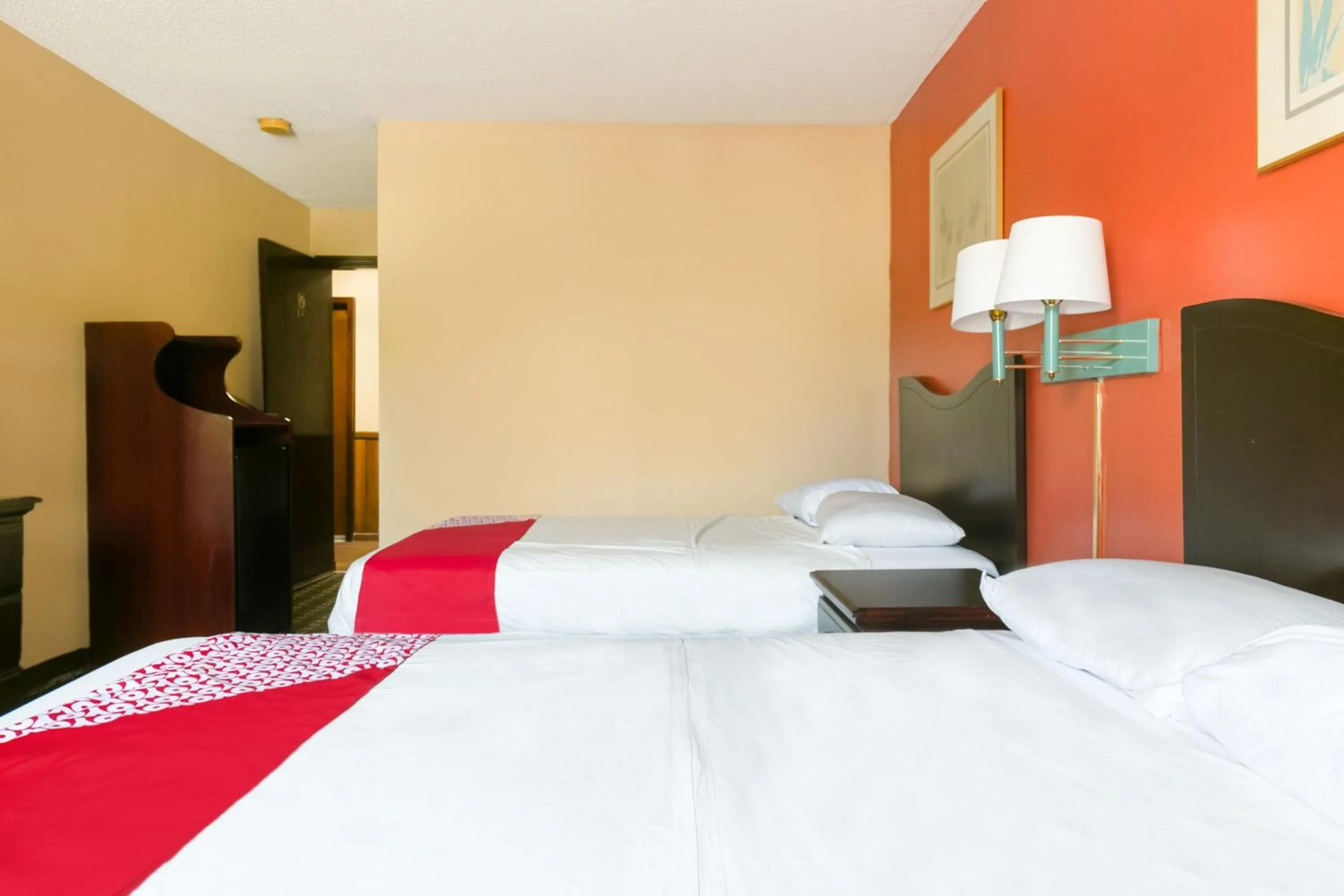 Bedroom in Raceway Inn Darlington By OYO