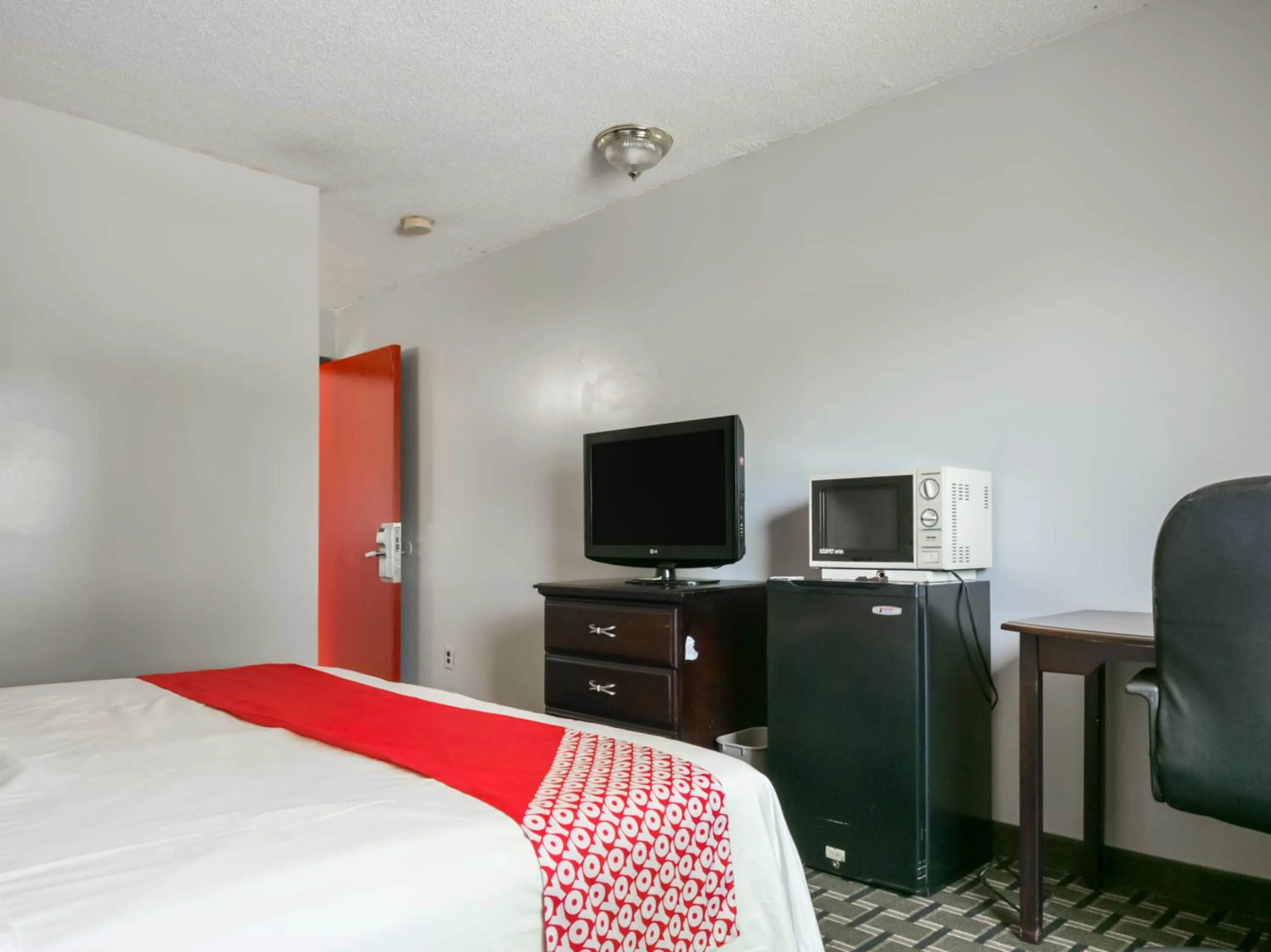 Bedroom in Raceway Inn Darlington By OYO