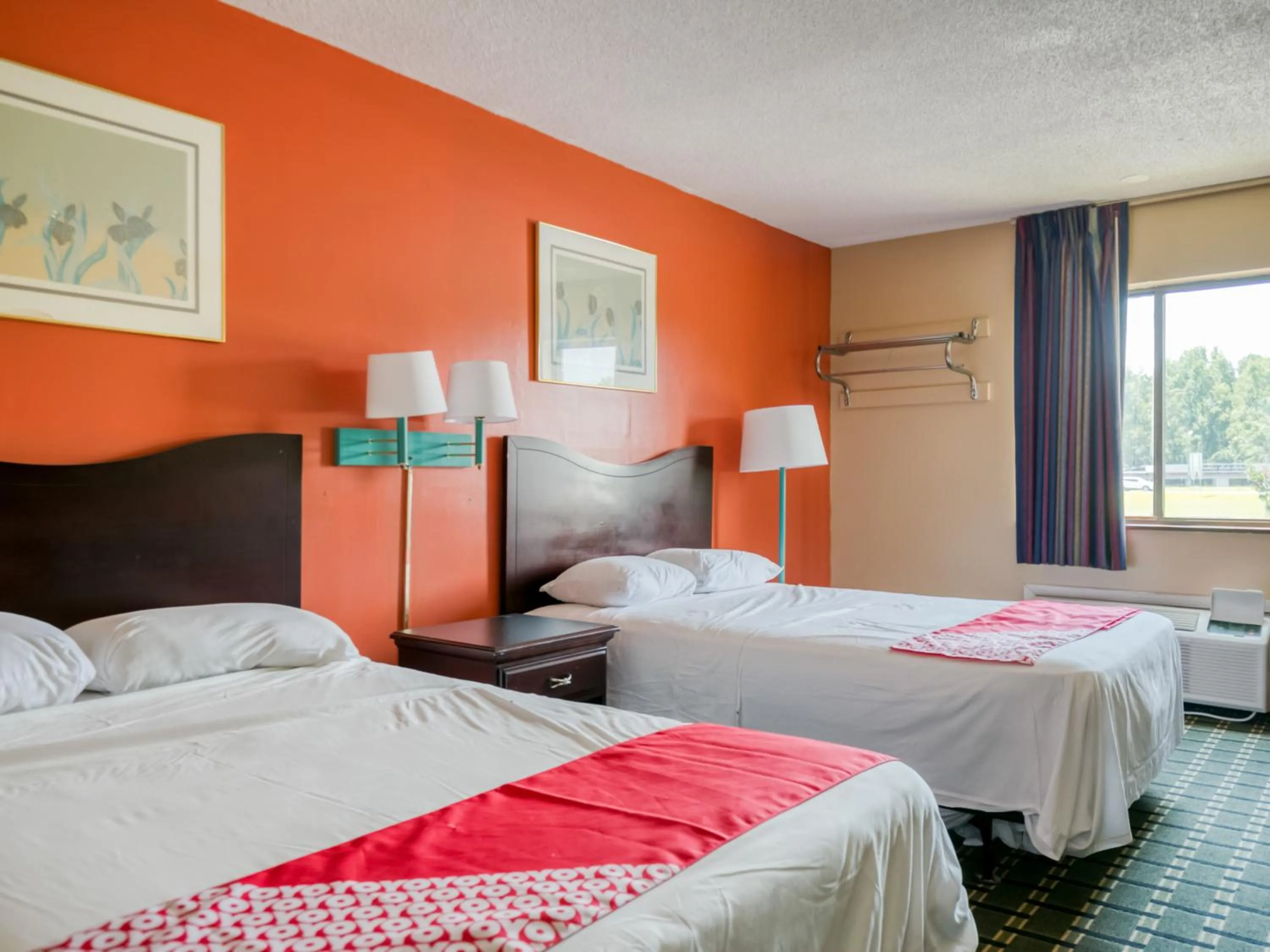 Bedroom in Raceway Inn Darlington By OYO