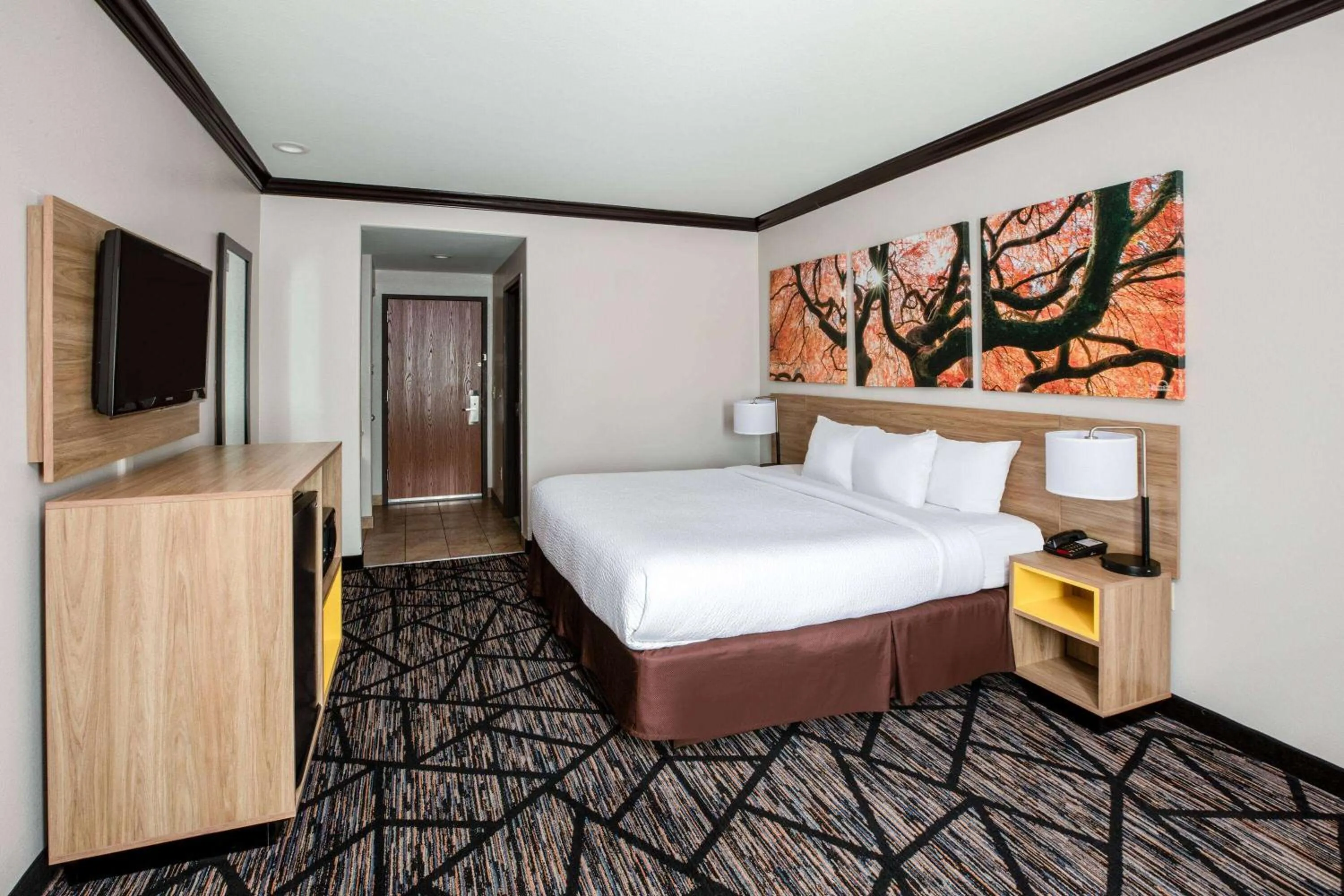 Photo of the whole room, Bed in Days Inn by Wyndham Baton Rouge I-10